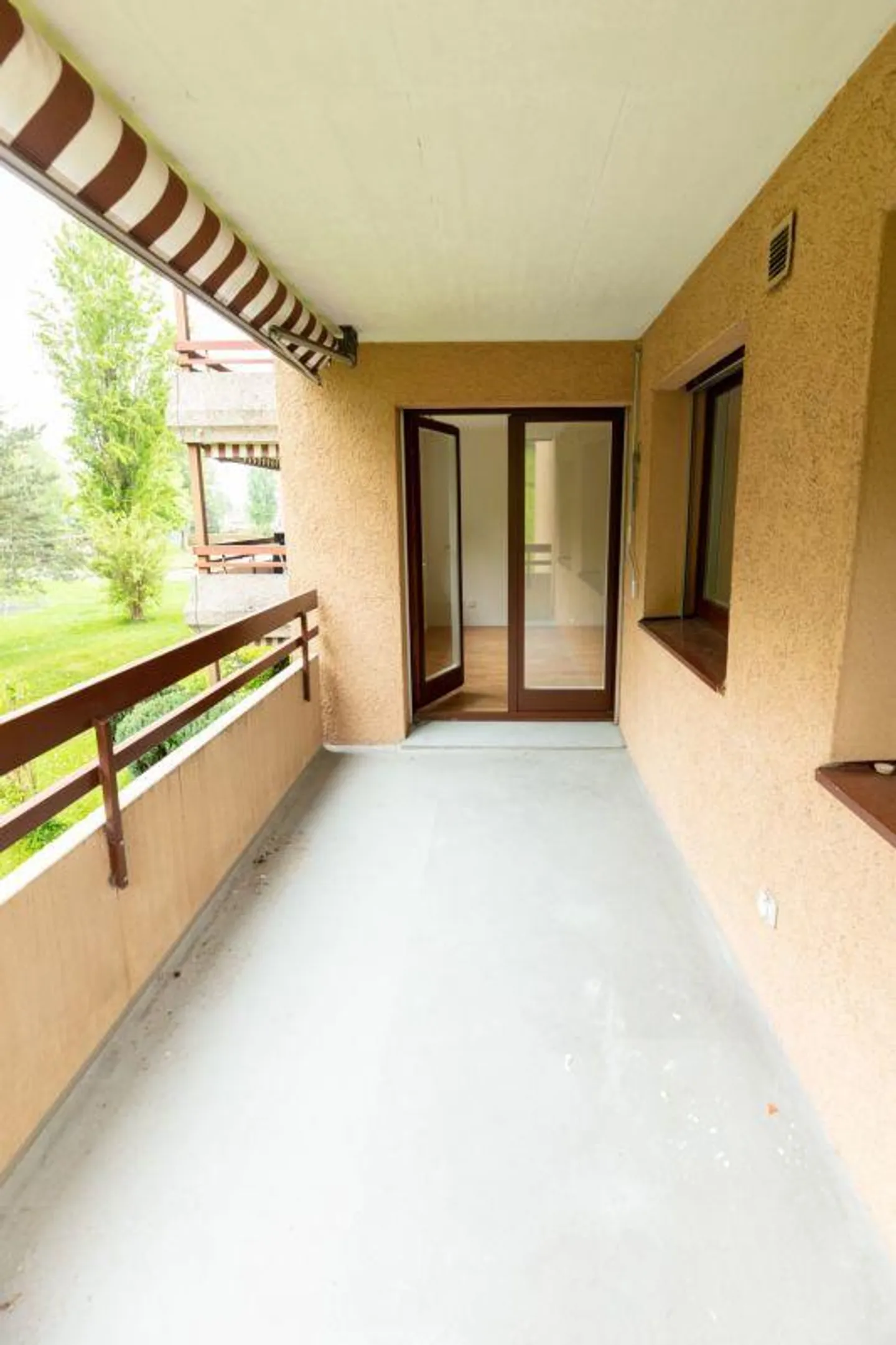 SCHÖNE Wohnung mit grossem Balkon - Foto 5 von 10