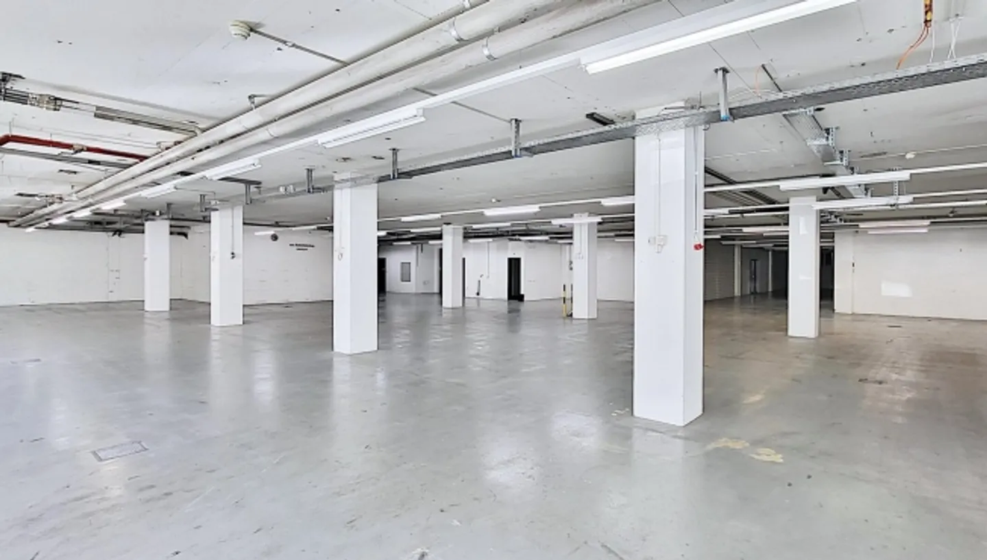 «"Jetzt auch Teilflächen ab ca. 600 m2 - Lagerflächen in Egg b. Zürich!"» - Foto 5 von 7