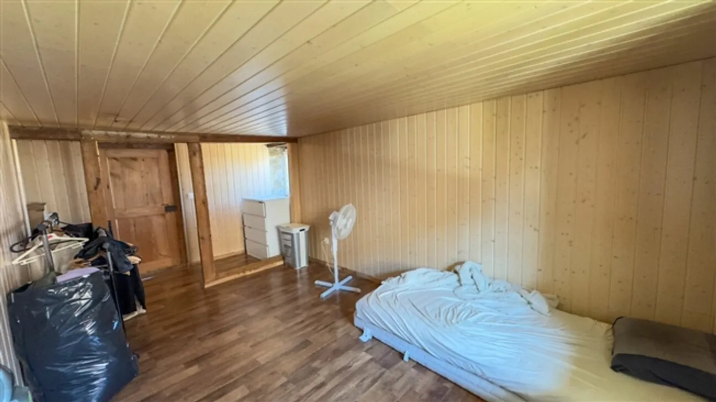 Maison bifamiliale avec grand terrain - Photo 7 sur 15