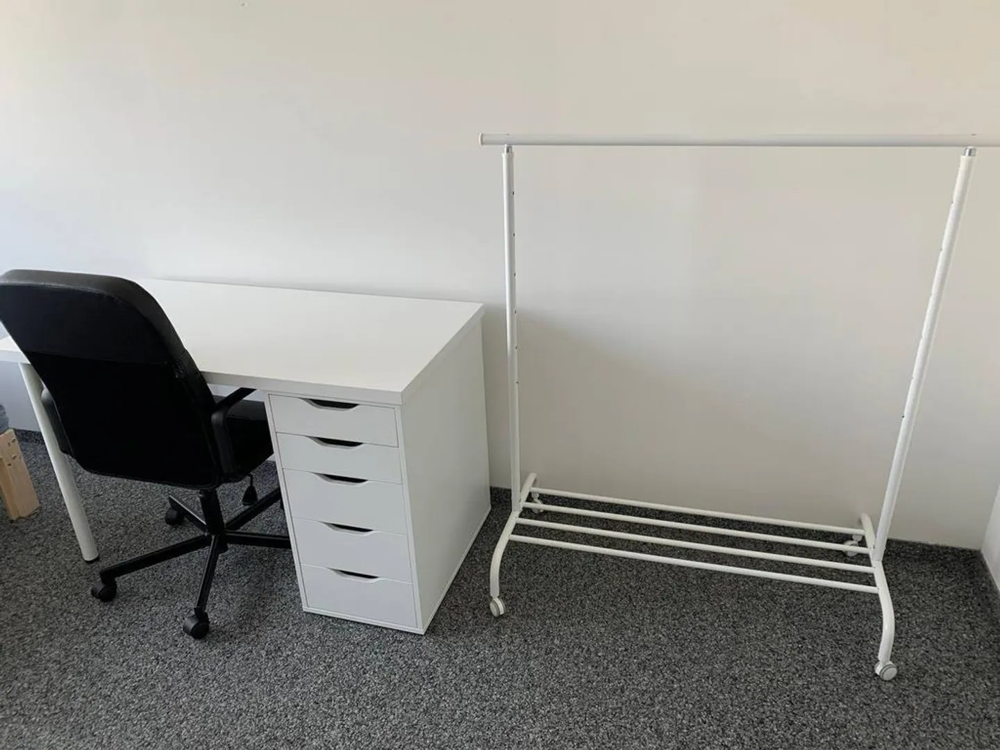 Günstiges Studenten-Zimmer in Hergiswil - Foto 2 von 5