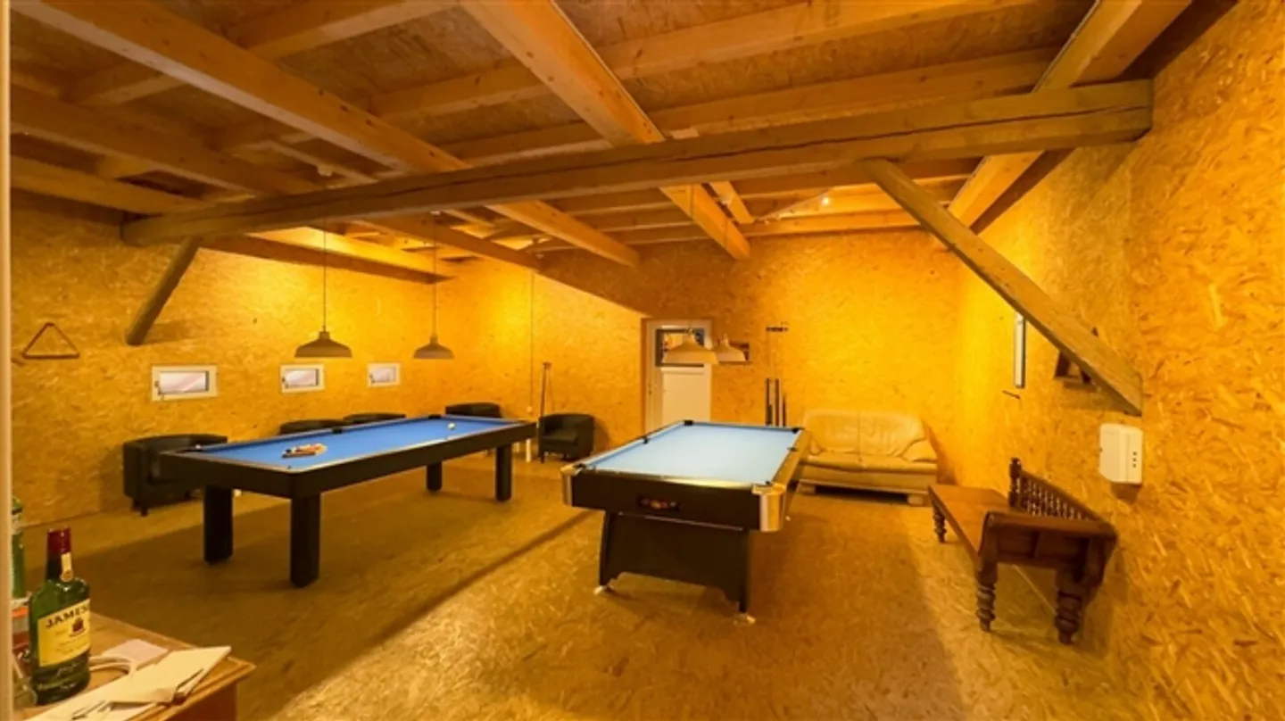 Maison bifamiliale avec grand terrain - Photo 12 sur 15