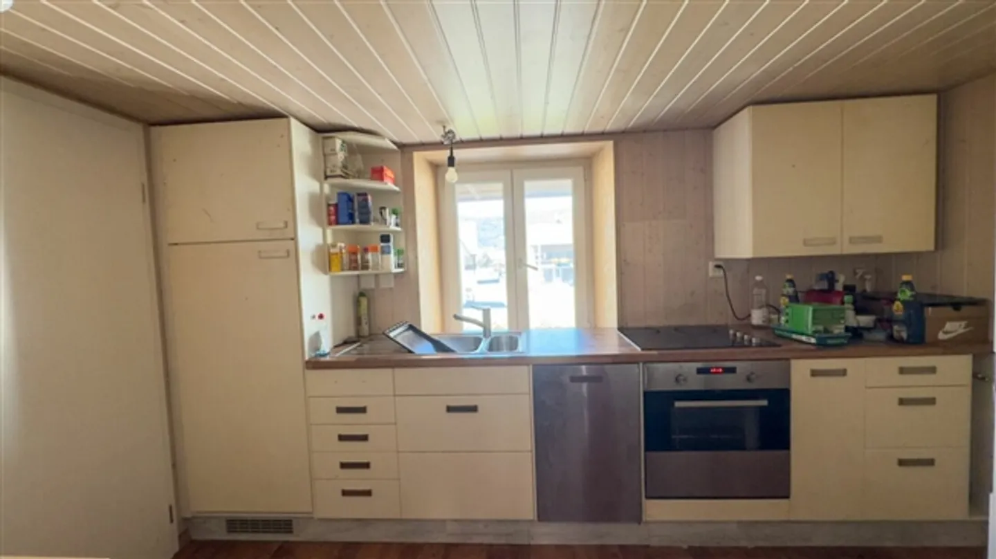 Maison bifamiliale avec grand terrain - Photo 10 sur 15