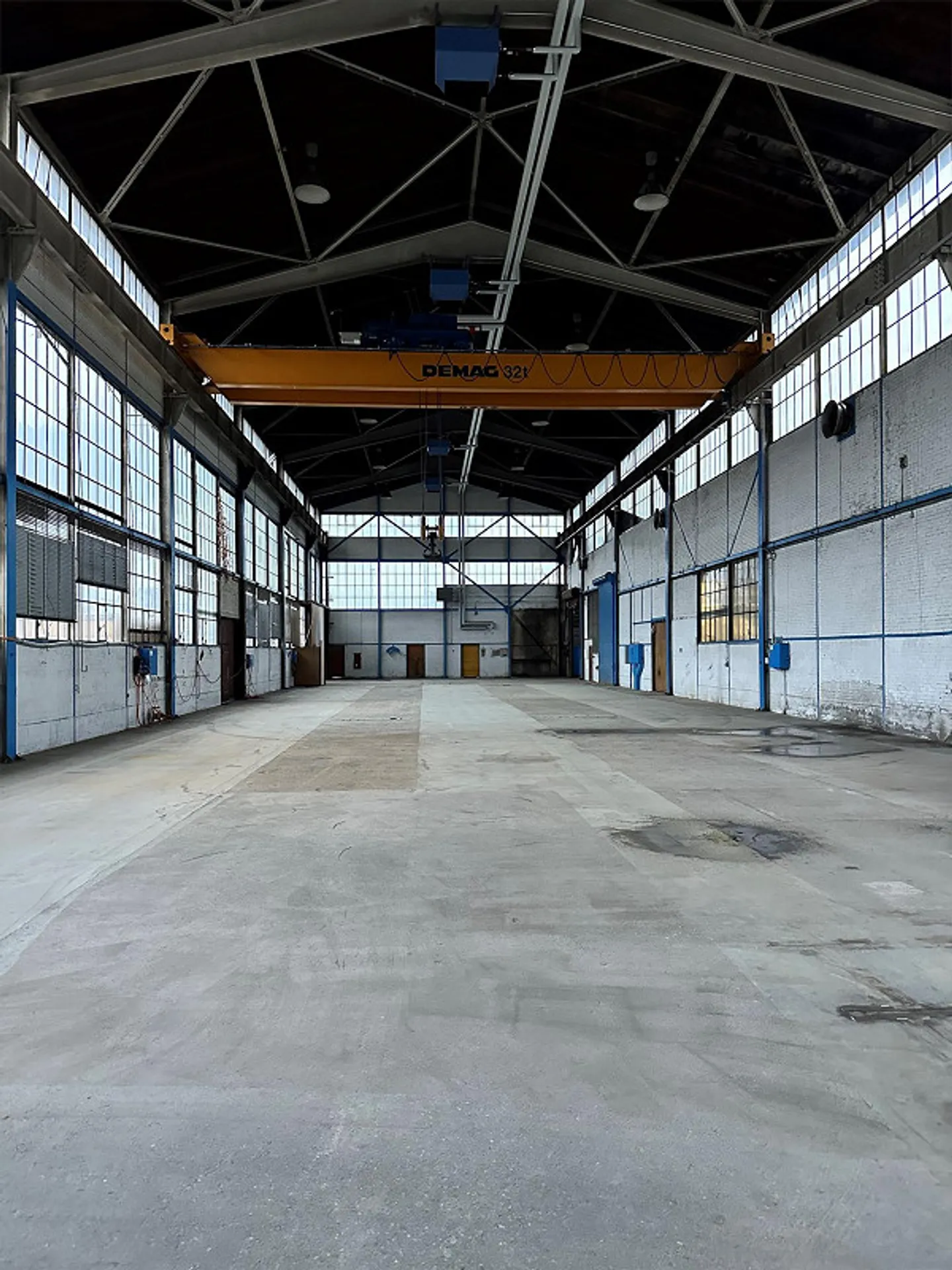 Einstellplätze in Lagerhalle ab 56 m2 - 900 m2 - Photo 6 sur 6