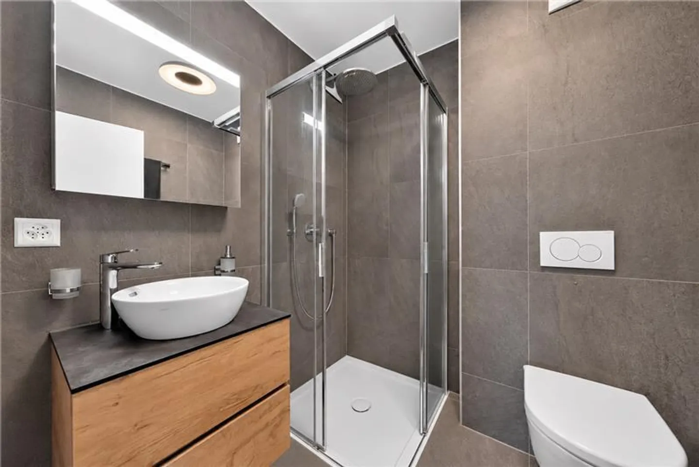 Beautiful 4.5-room apartment with two terraces and garden - Photo 12 of 12