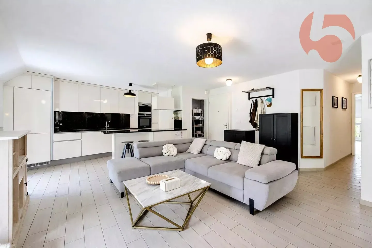 Charming Apartment in Mex - Photo 5 of 13