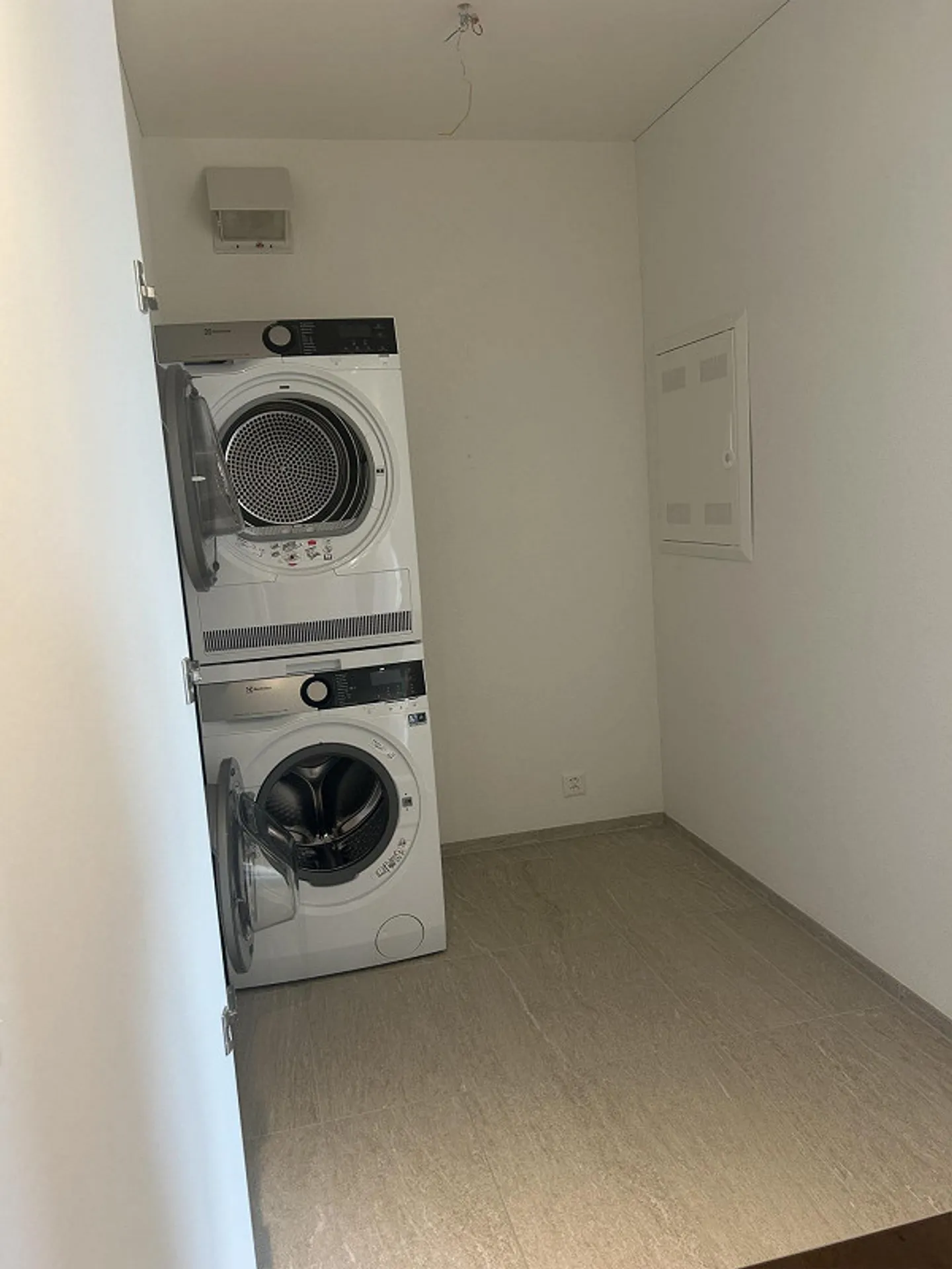 3.5 Room Apartment - Photo 12 of 13