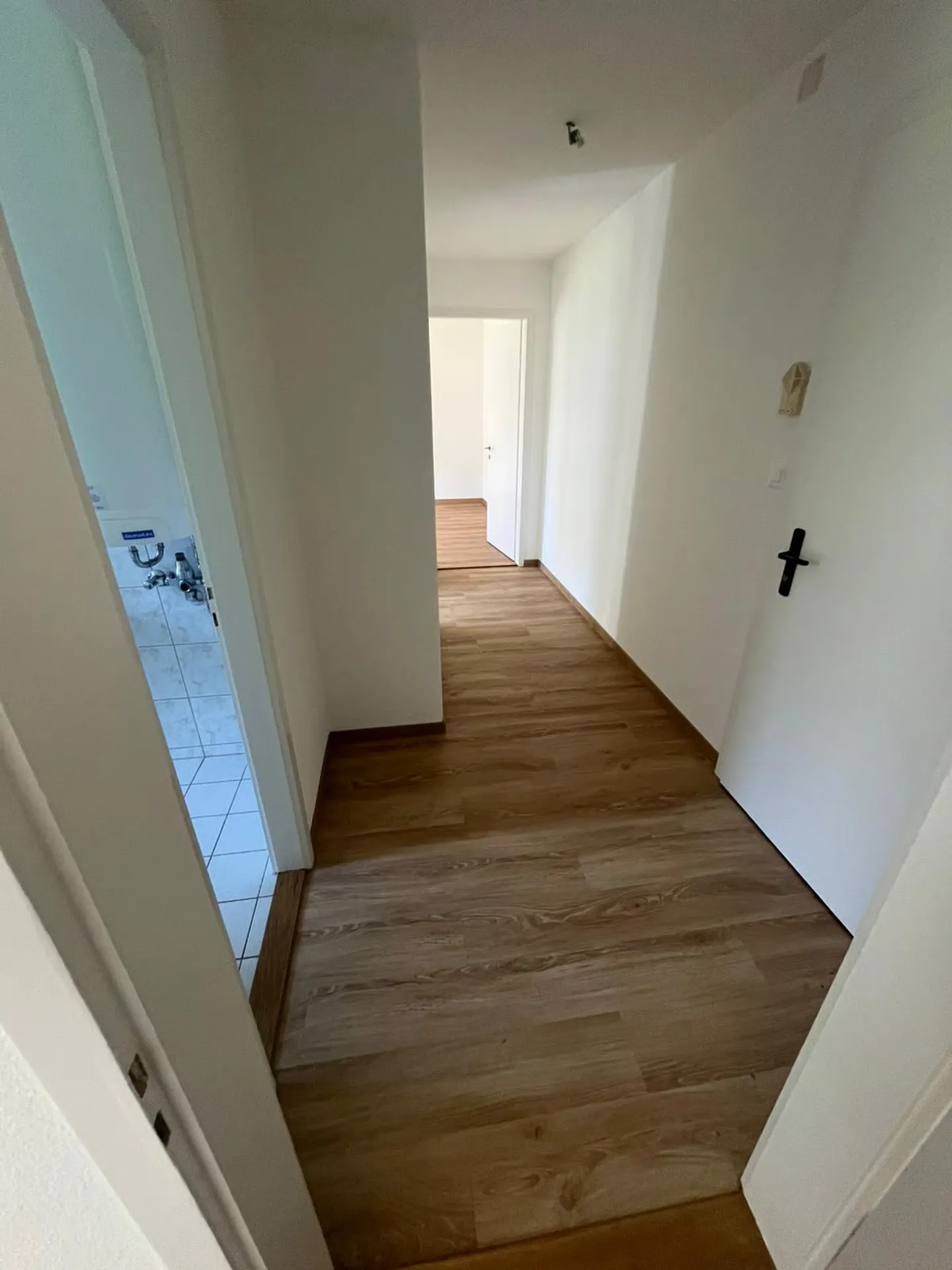 Charmante appartement 2 pièces avec balcon à BielBienne - Photo 4 sur 11