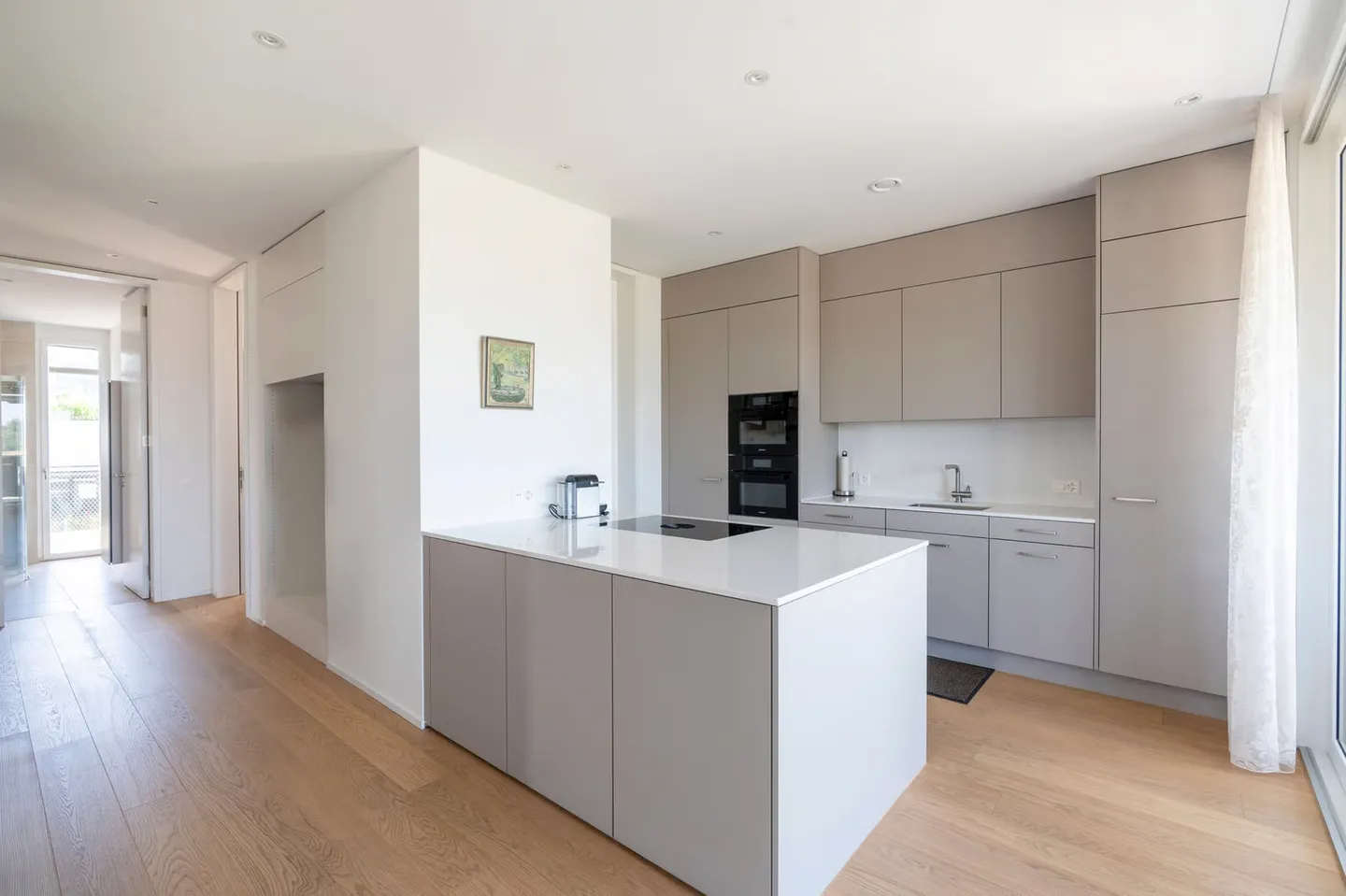 Beautiful 4.5-room penthouse with a view - Photo 3 of 13