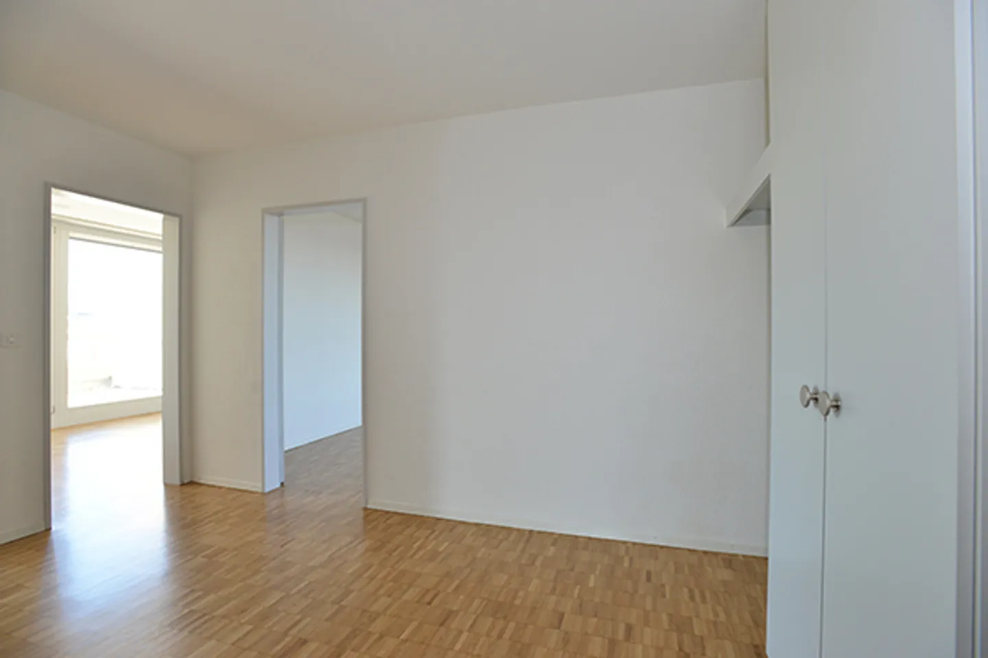 3.5 Room Apartment - Photo 2 of 8