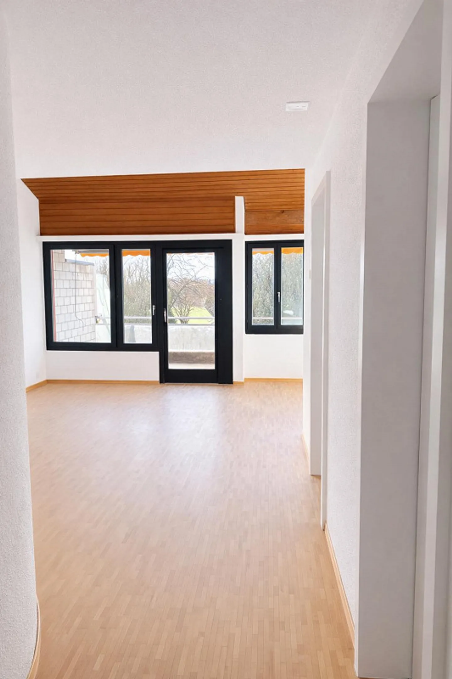 Bright maisonette apartment with gallery and balcony in the green - Photo 1 of 15