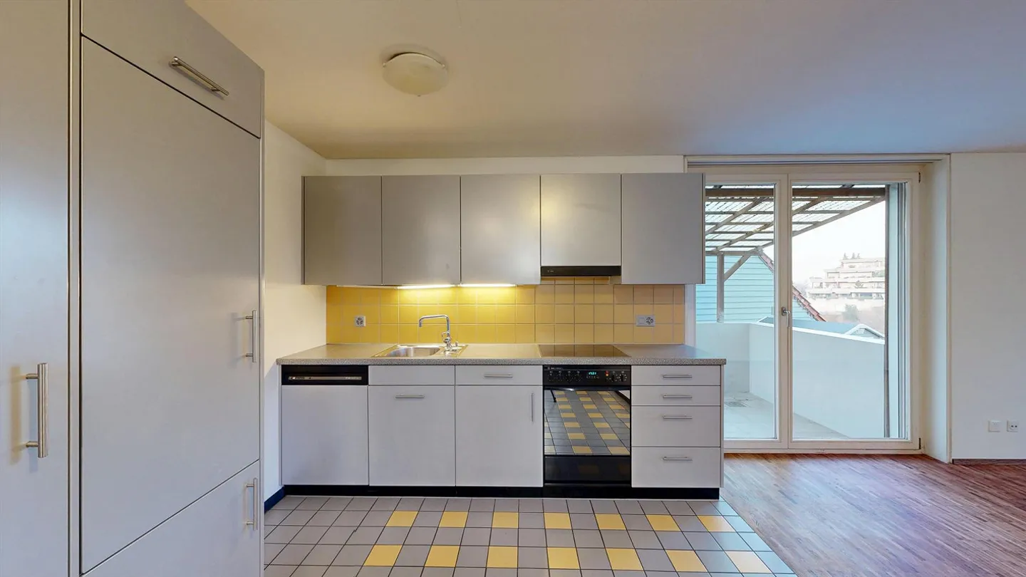 Charming 2.5-Room Oasis - Photo 2 of 8