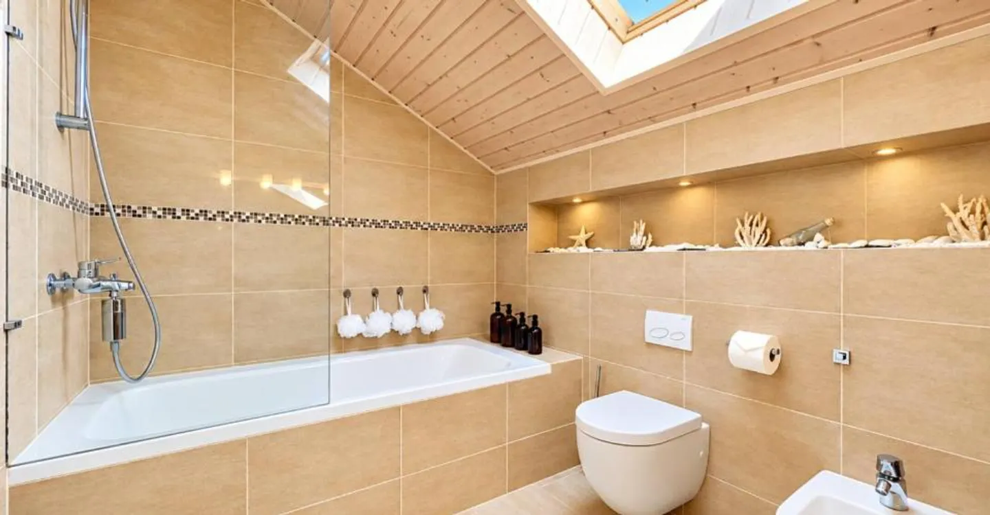 Detached house with stunning views of the Dents du Midi - Photo 9 of 9