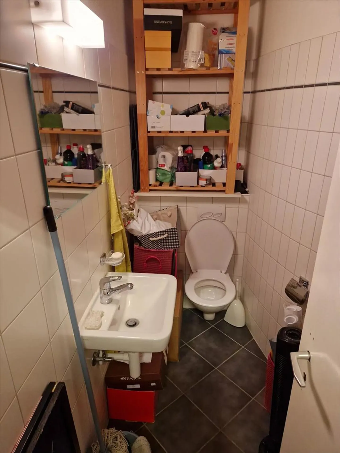 Local commercial d'approximativement 61 m2 au rez-de-chaussée - Photo 3 of 4