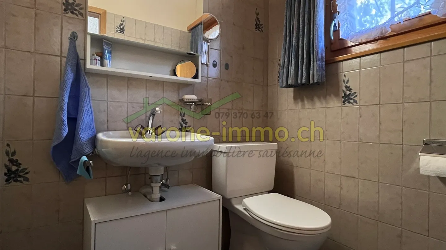 Chalet mit 4,5 Zimmern, großem Balkon und Blick auf die Alpen - Foto 6 von 15