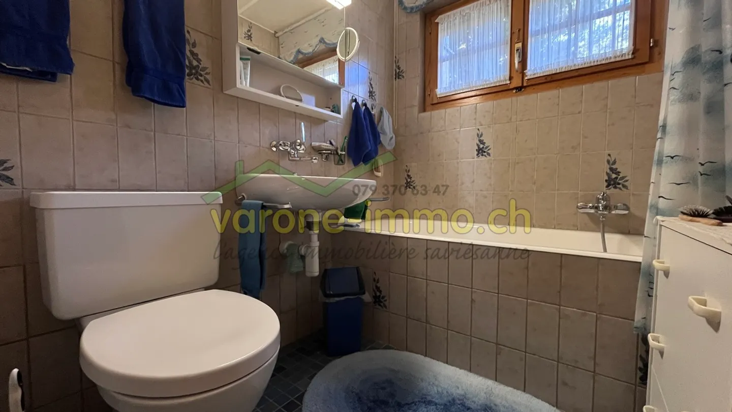 Chalet mit 4,5 Zimmern, großem Balkon und Blick auf die Alpen - Foto 8 von 15