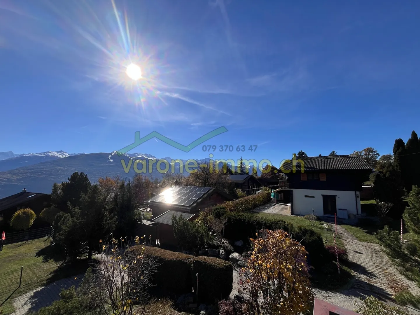 Chalet mit 4,5 Zimmern, großem Balkon und Blick auf die Alpen - Foto 11 von 15