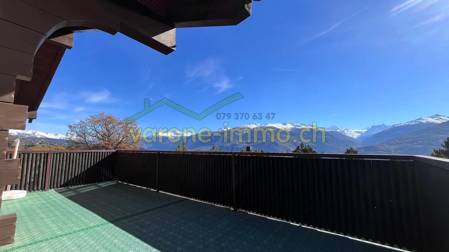 Chalet mit 4,5 Zimmern, großem Balkon und Blick auf die Alpen - Foto 12 von 15