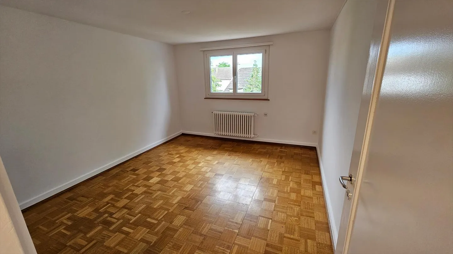 Partially renovated 3-room apartment on the 3rd floor - Photo 6 of 9