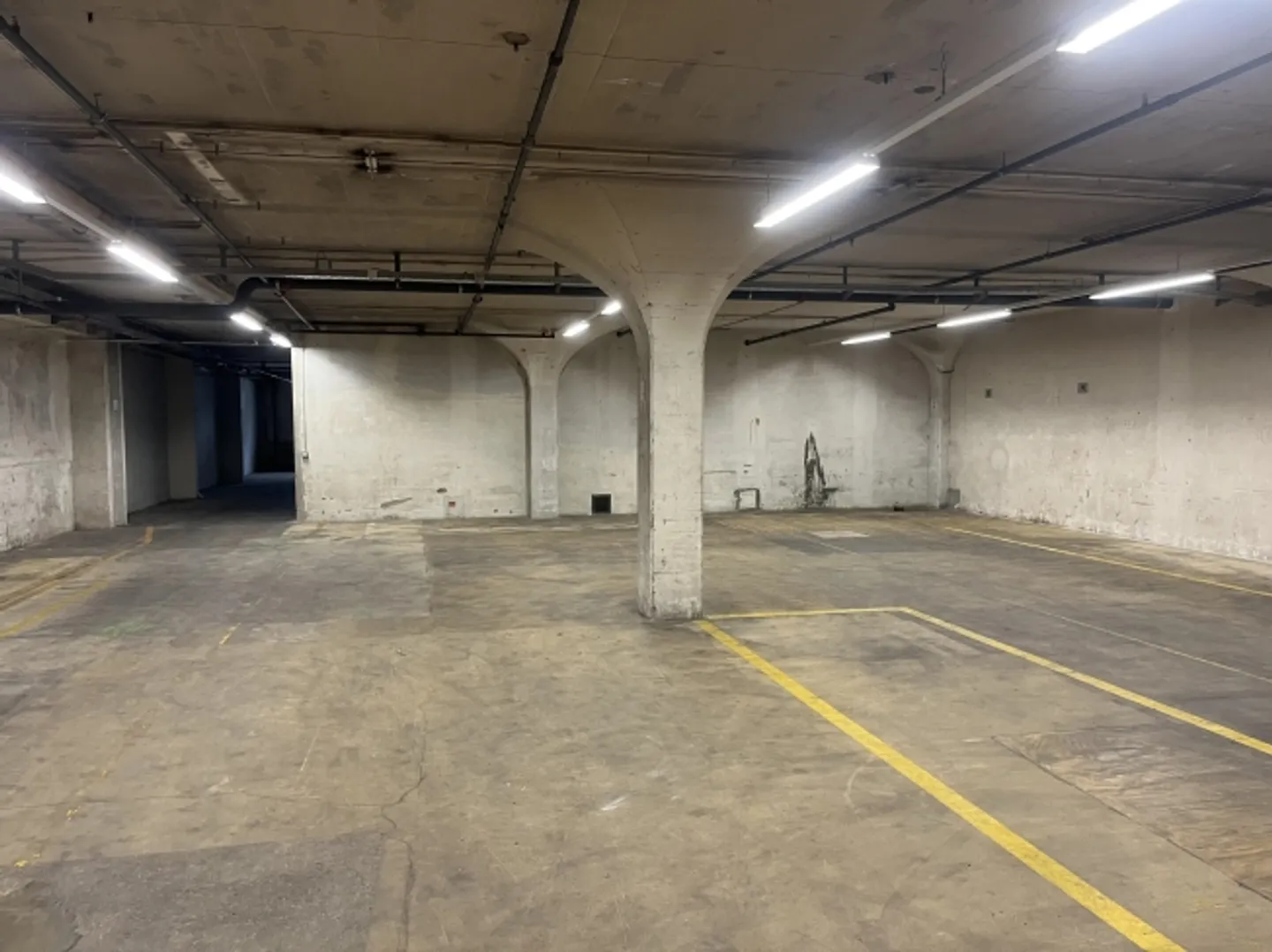 «Lager mit Tageslicht» - Foto 3 von 10