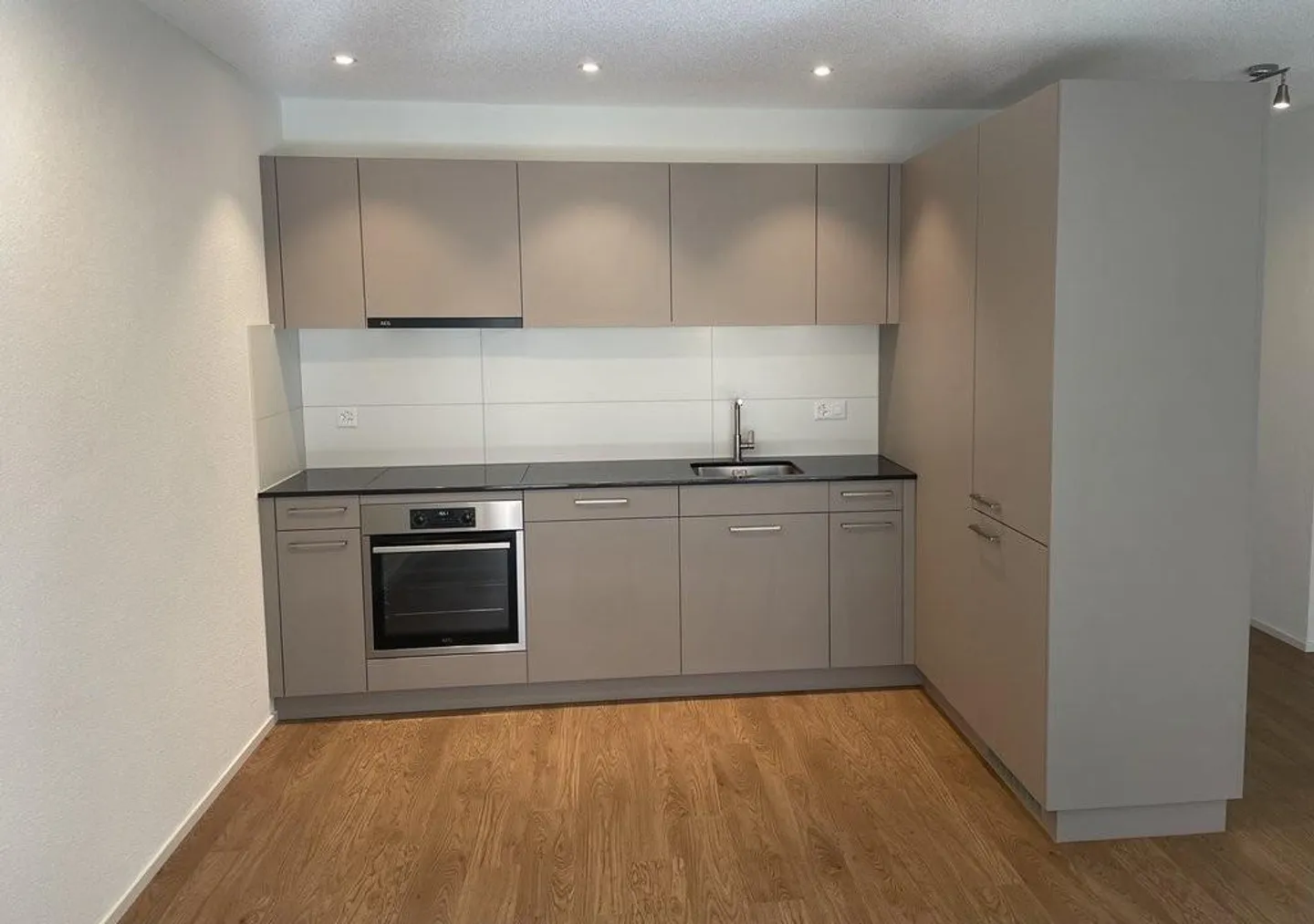 2.5 Zimmerwohnung im Erdgeschoss in Kerzers - Foto 2 di 6