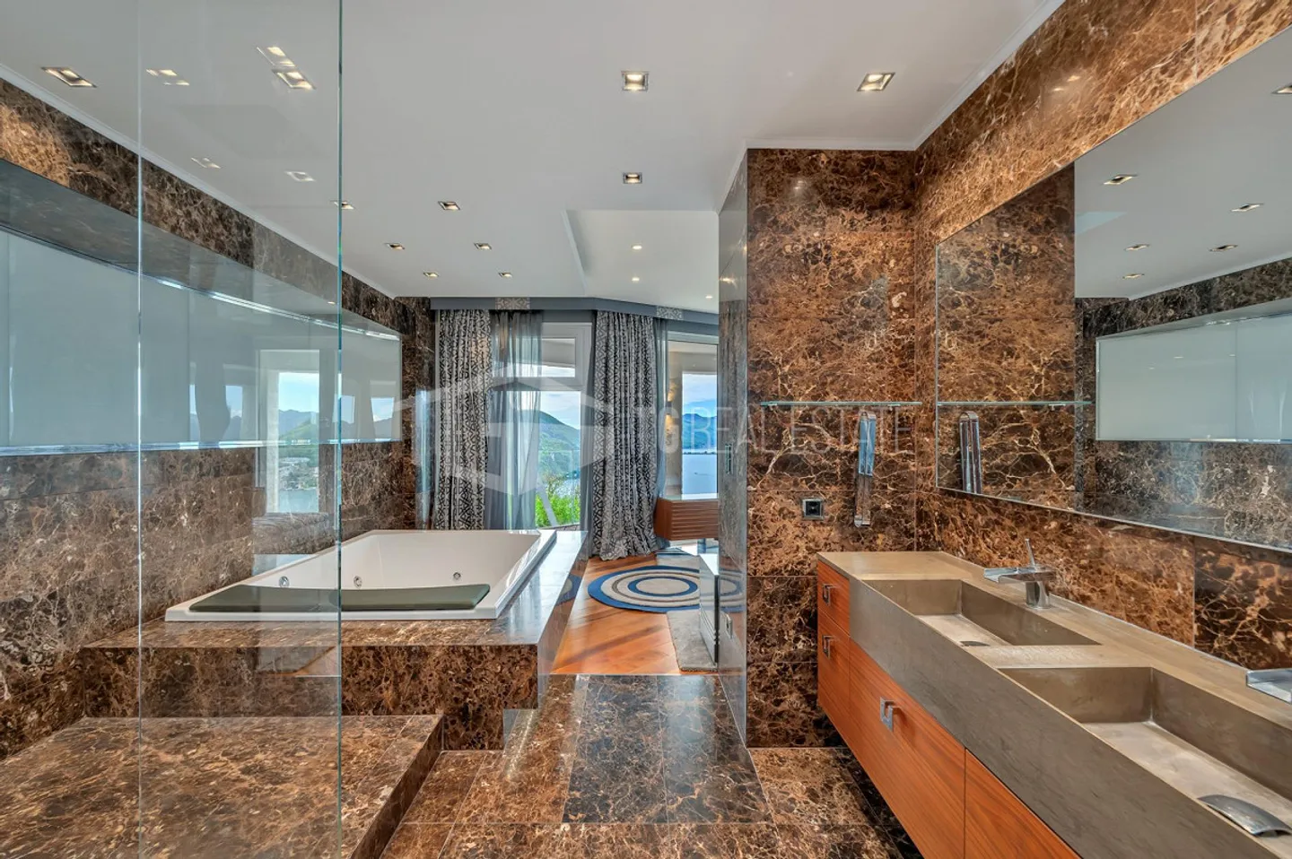 Penthouse Duplex Prestigieux avec Vue sur le Lac à Aldesago - Photo 3 sur 13