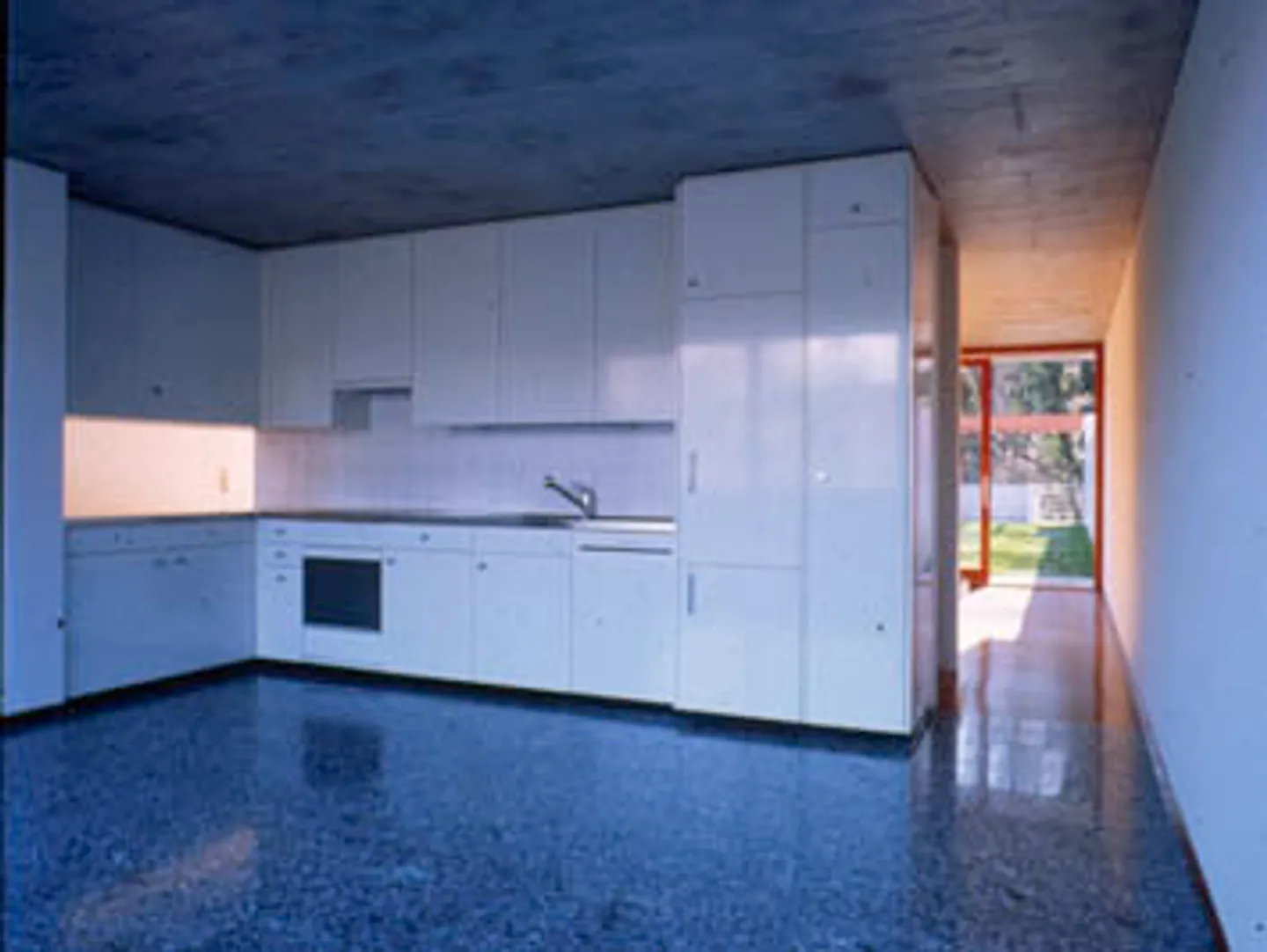 ARCEGNO, NOUS LOUONS UNE MAISON DE VILLE DUPLEX DE 5 PIÈCES - Photo 5 sur 10