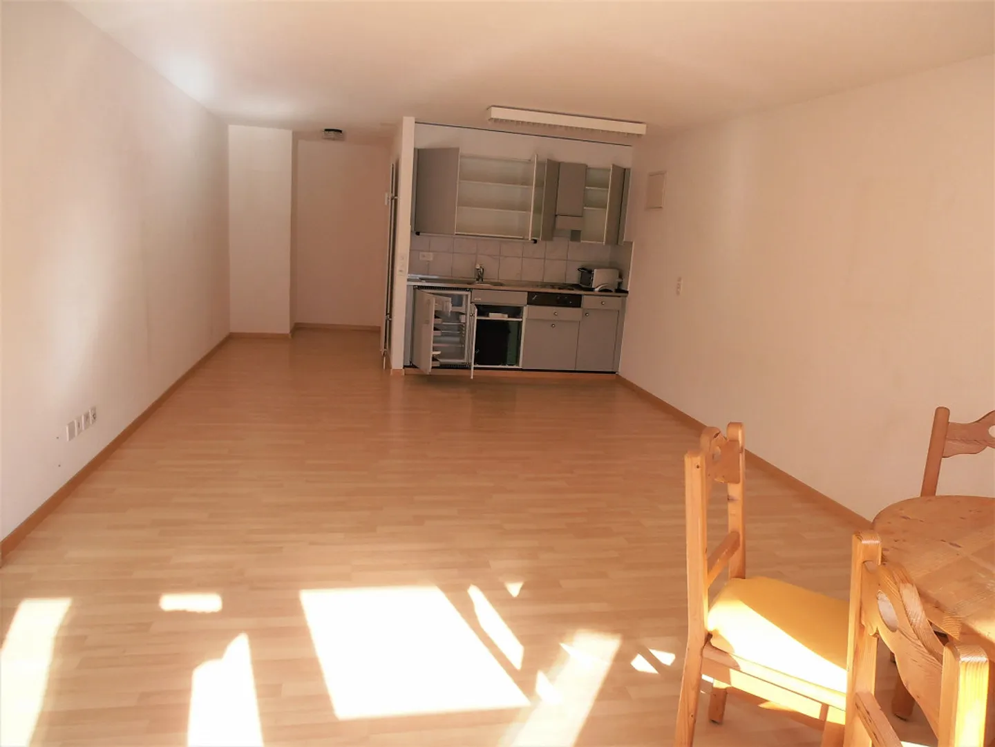 Cozy with large balcony - Photo 2 of 4