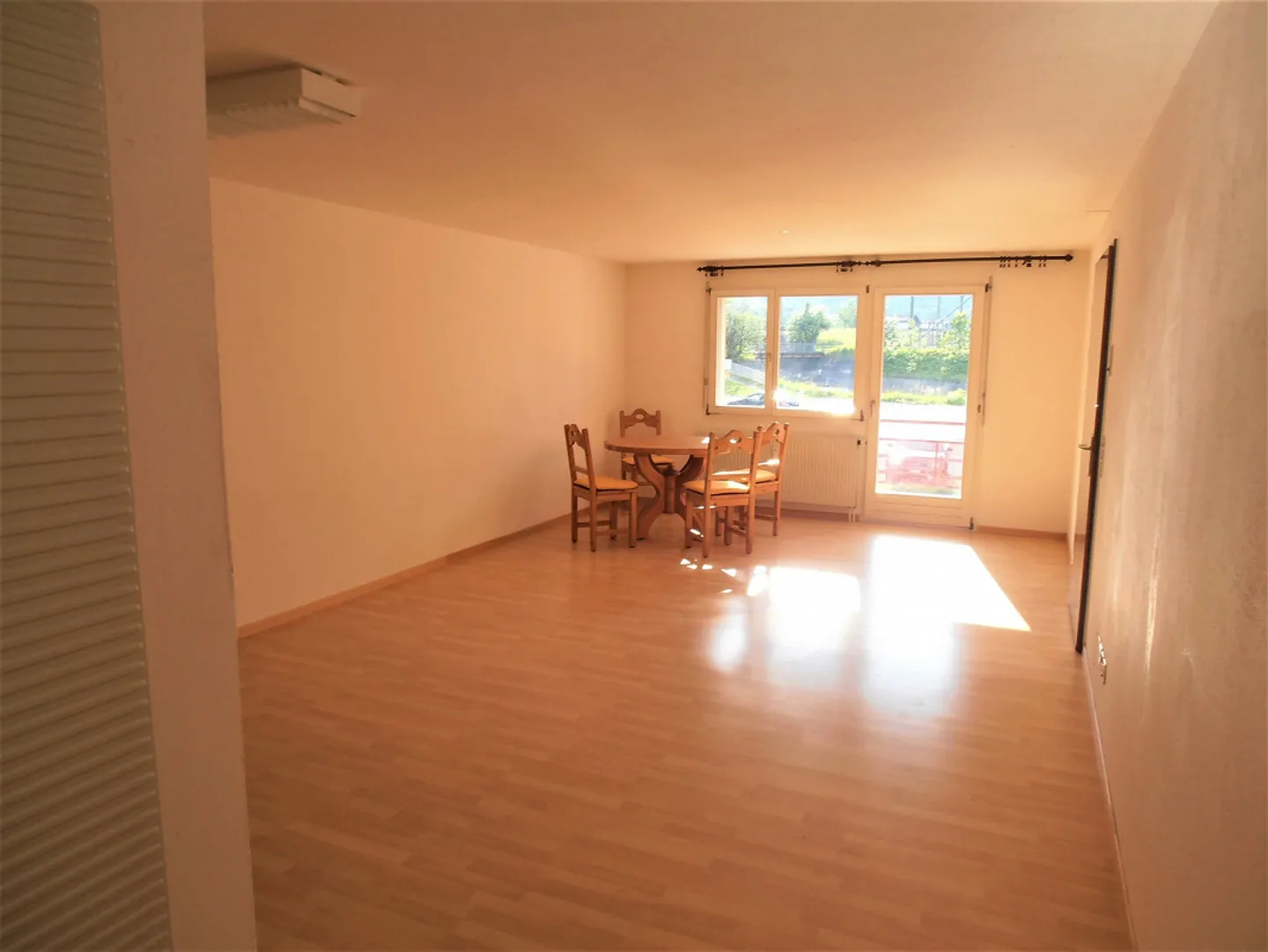 Cozy with large balcony - Photo 3 of 4