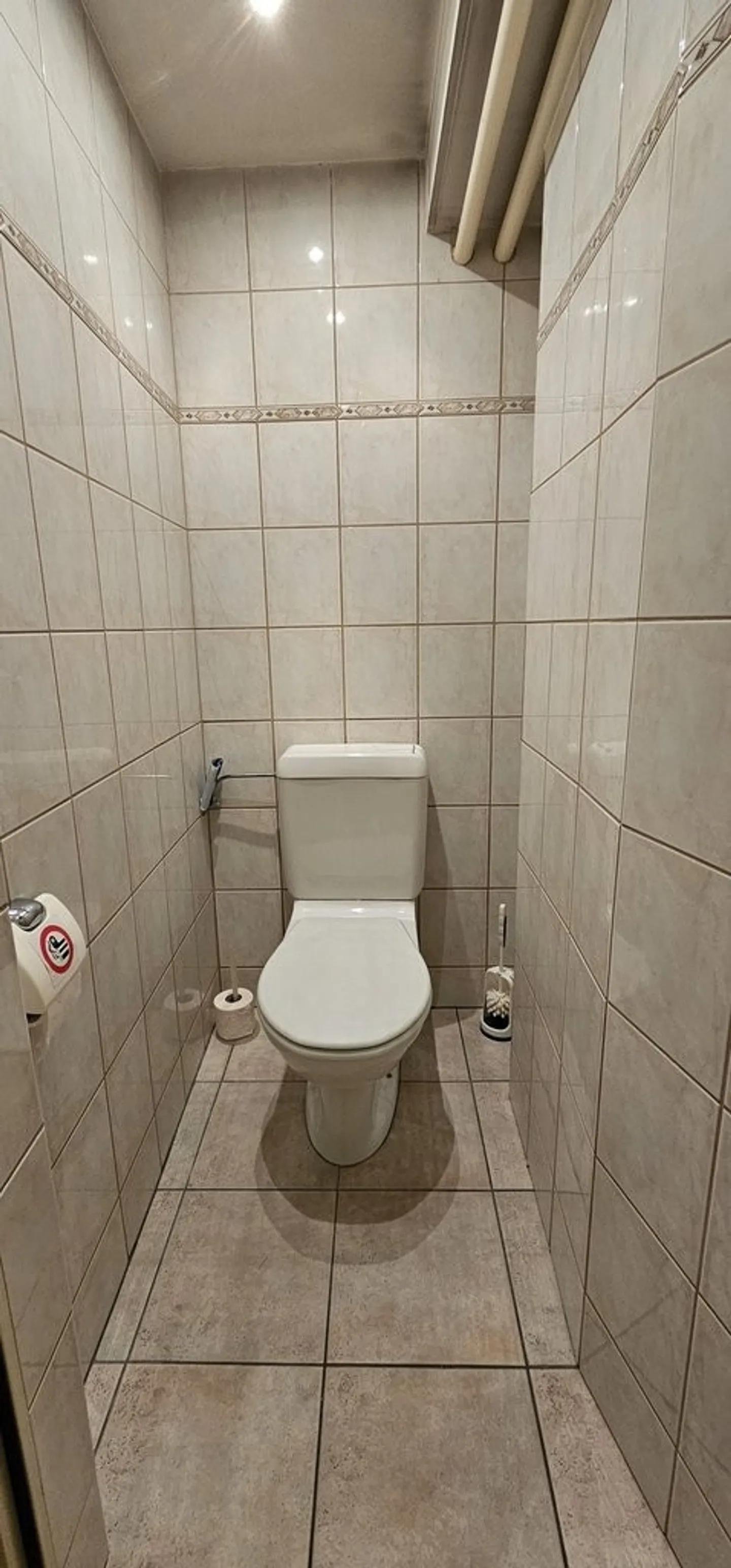 Spaziosa stanza ideale per laboratorio / magazzino o hobby - Foto 7 di 10