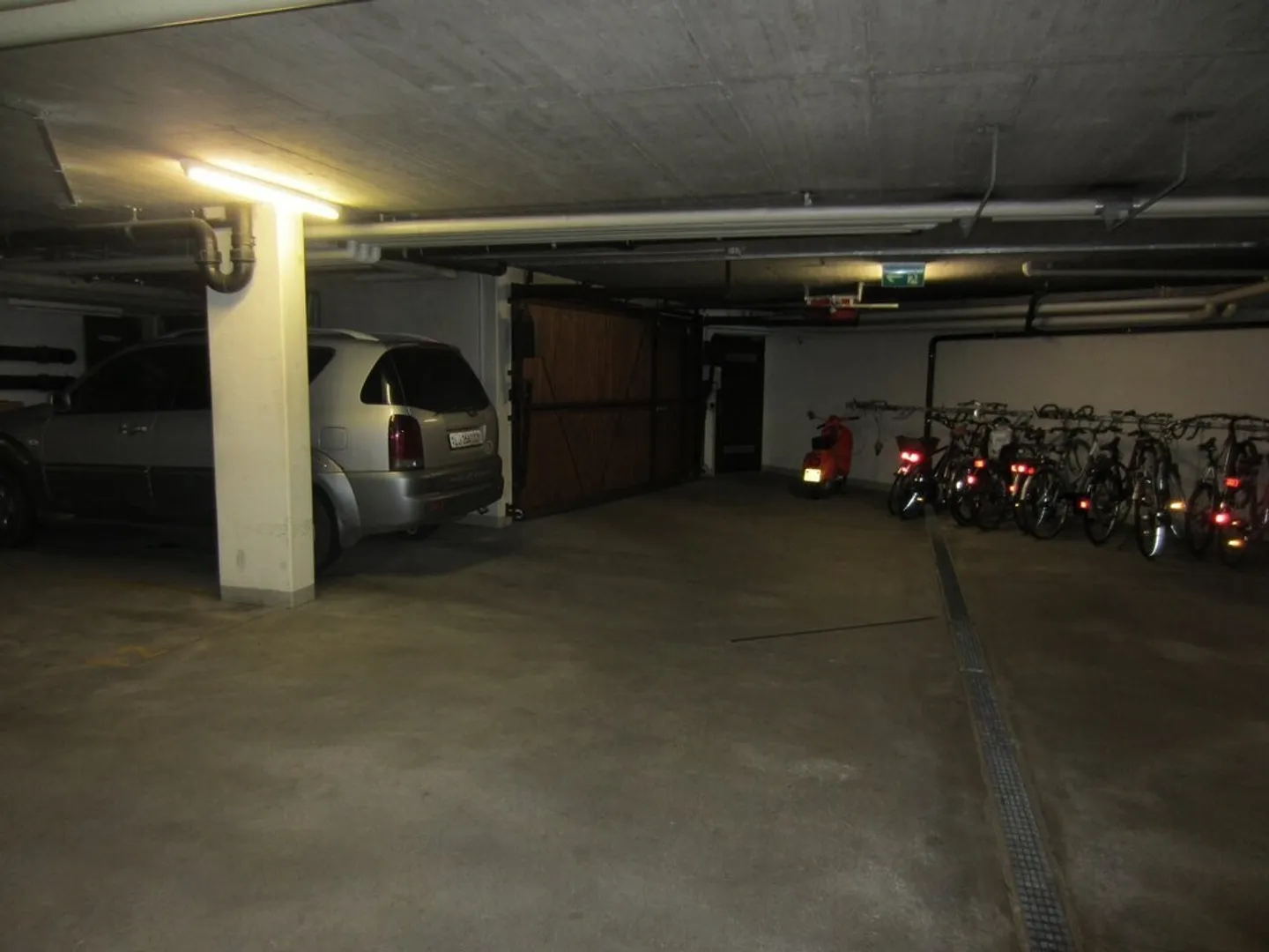 Einstellhallenplatz zu Vermieten in Horw - Foto 3 von 3