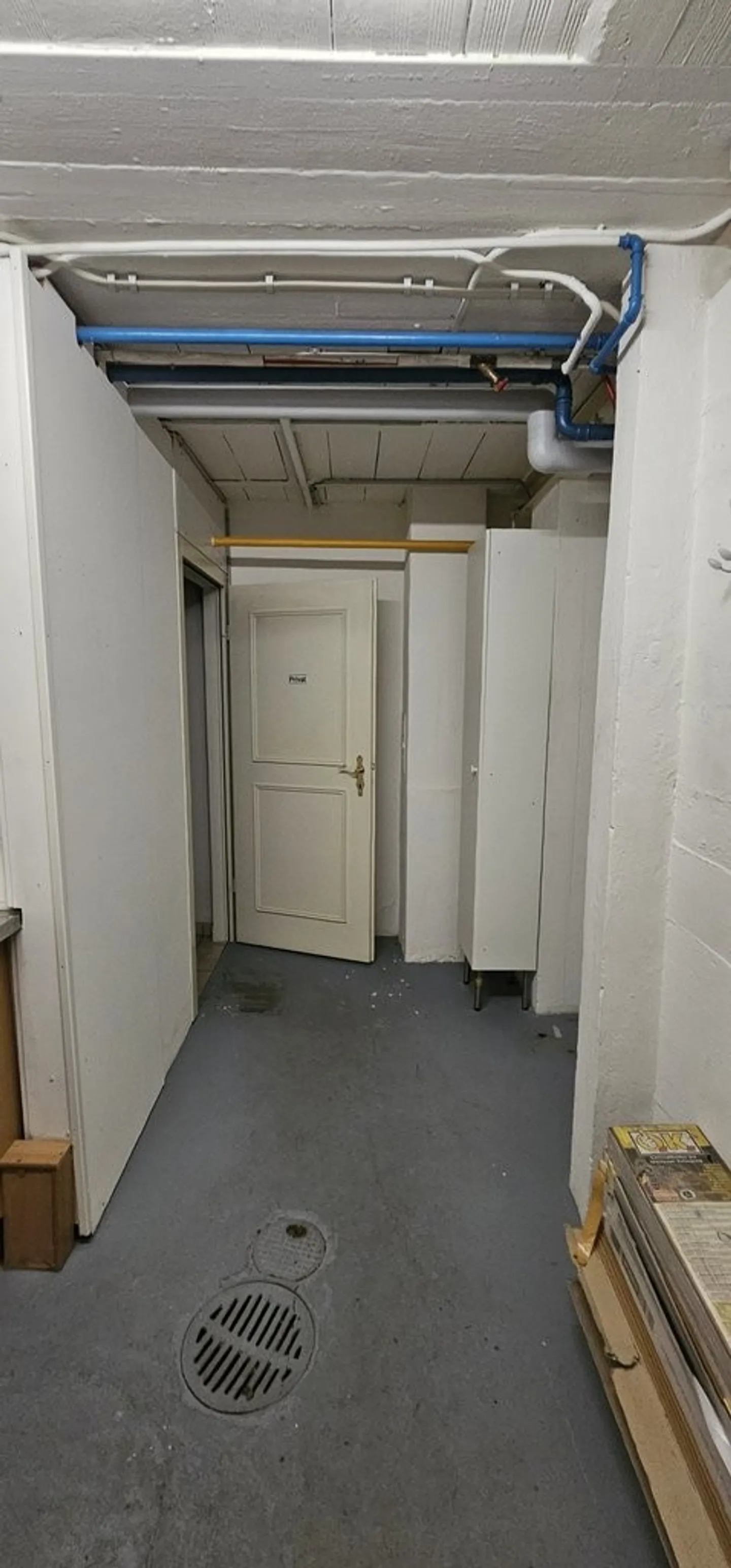 Spaziosa stanza ideale per laboratorio / magazzino o hobby - Foto 10 di 10