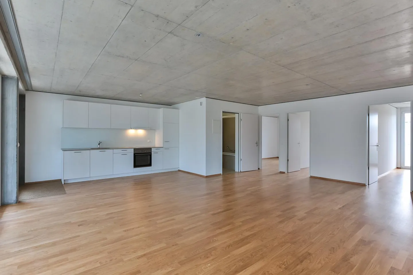 Appartement attrayant de 4,5 pièces dans un emplacement central - Photo 1 sur 11
