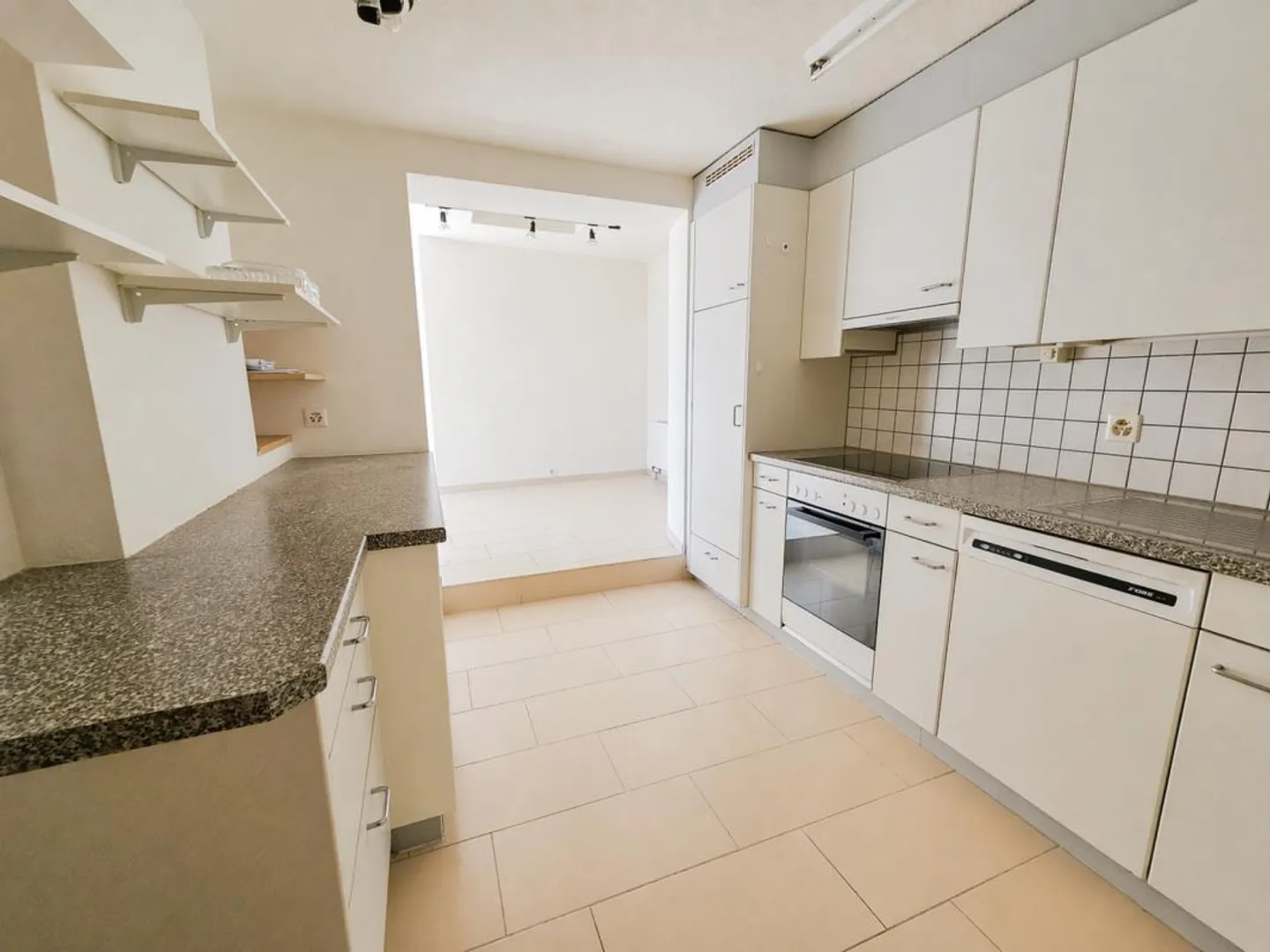 Appartamento 4.5 stanze nel centro del villaggio - Foto 3 di 12