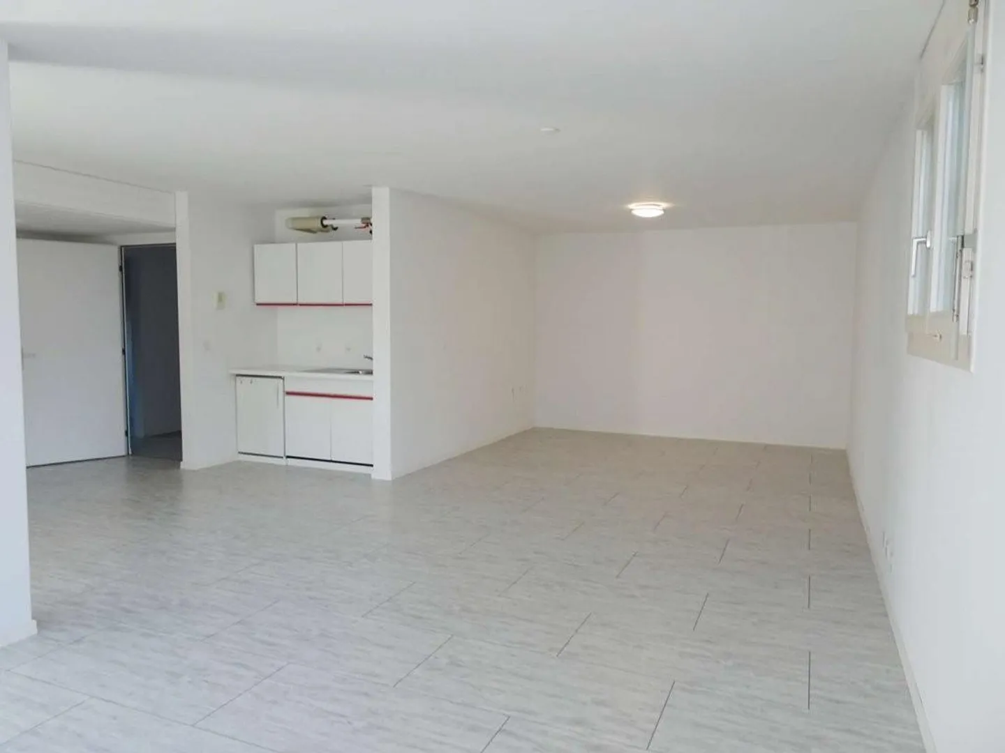 Vielseitige Gewerbefläche in Geroldswil - Foto 2 von 4