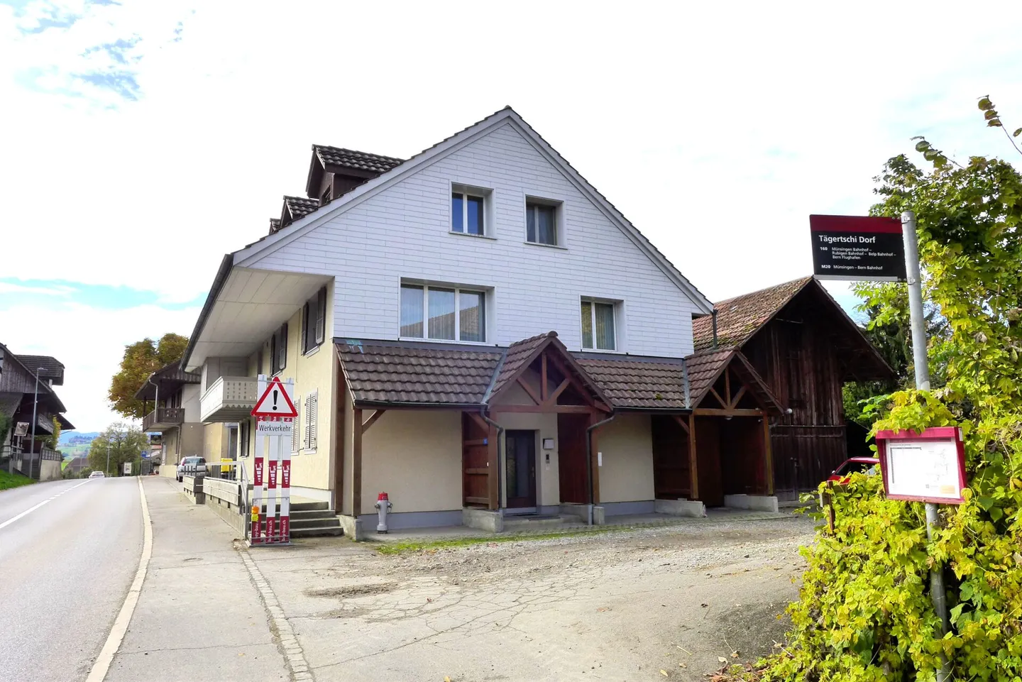 Maison spacieuse à deux familles avec potentiel de développement - Photo 2 sur 13