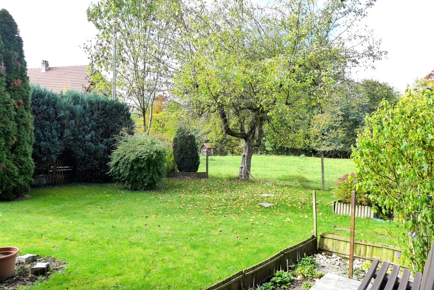 Maison spacieuse à deux familles avec potentiel de développement - Photo 3 sur 13