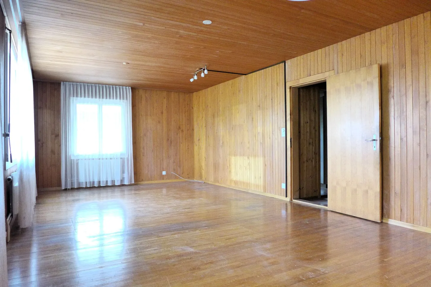 Maison spacieuse à deux familles avec potentiel de développement - Photo 10 sur 13