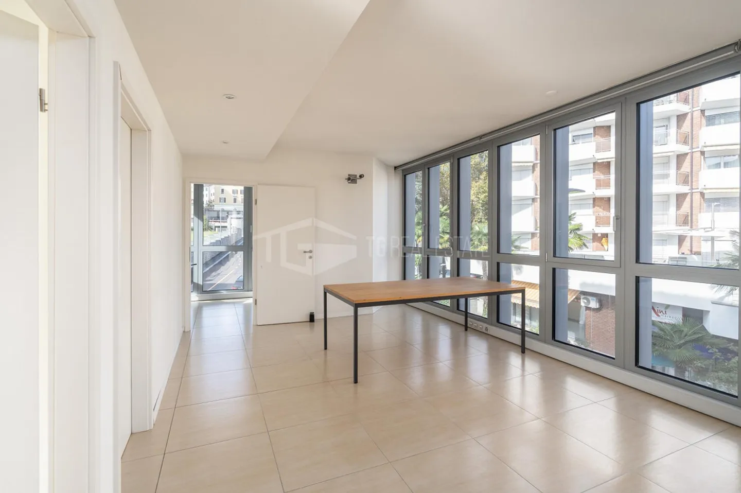 OFFICE NEAR THE MAIN TRAIN STATION - Photo 3 of 12