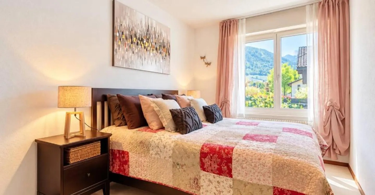 Beautiful and large villa with stunning views of the Dents du Midi - Photo 8 of 11