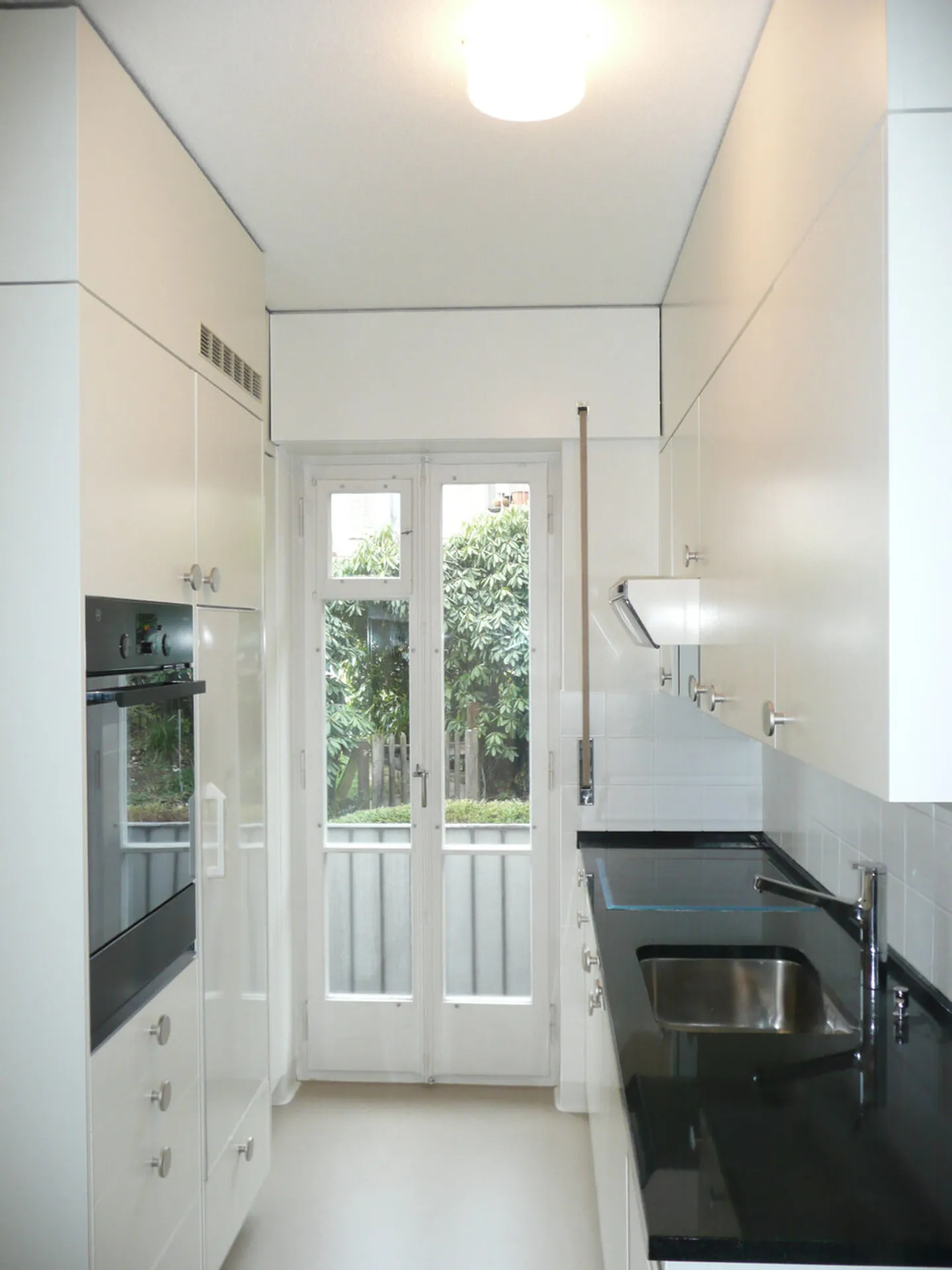 Charming Ground Floor Apartment - Photo 2 of 6