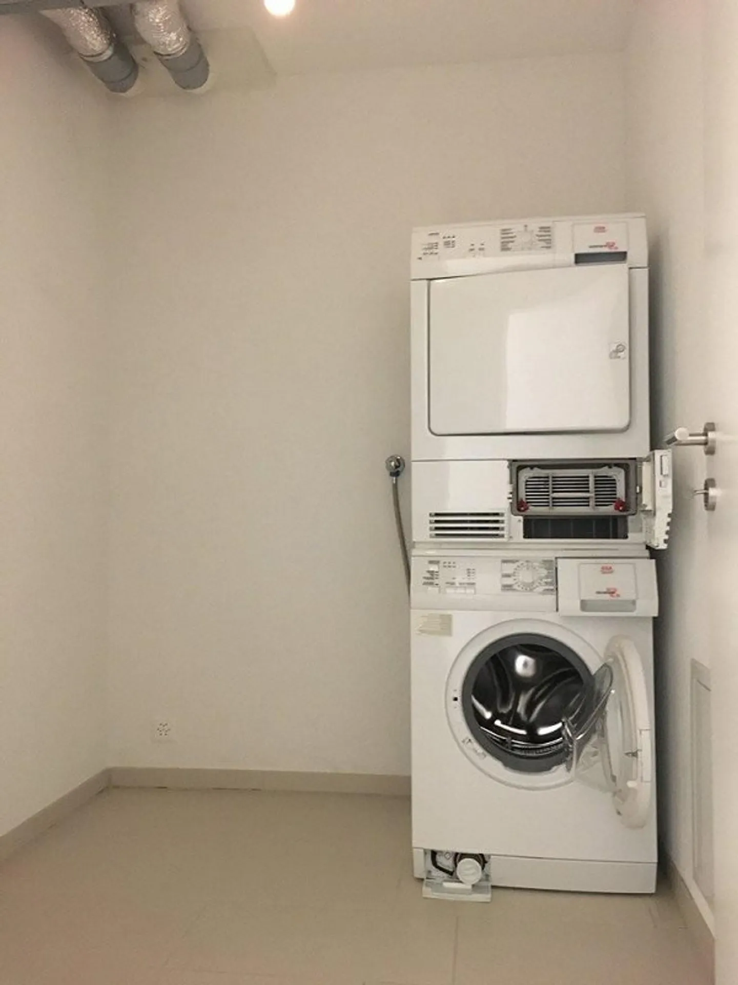 Modern 3.5-room apartment in a central location - Photo 6 of 6