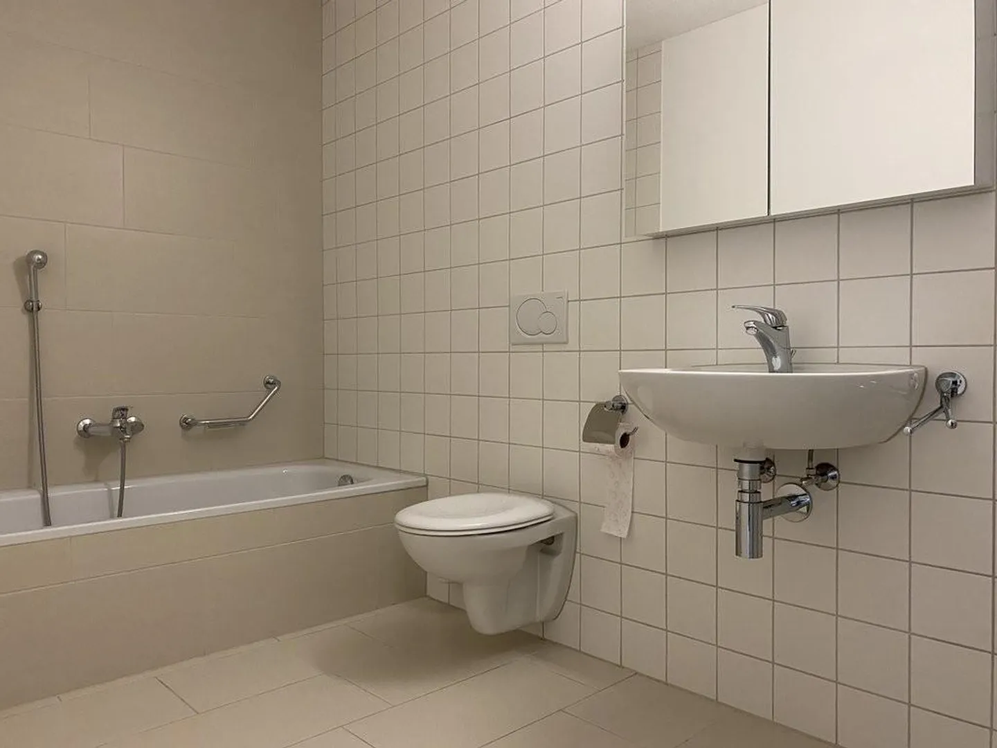 Modern 3.5-room apartment in a central location - Photo 3 of 6