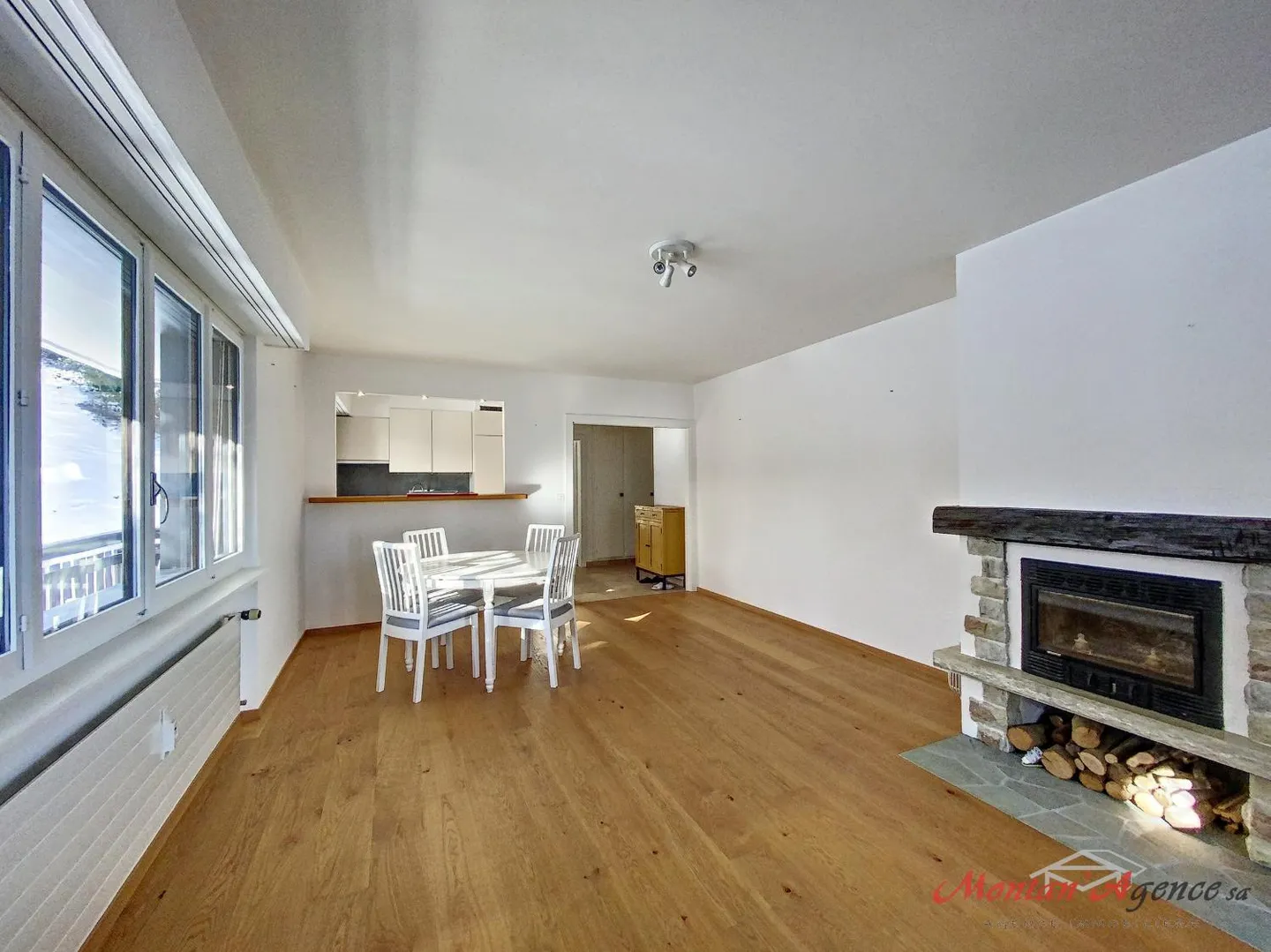 Charmant appartement 2,5 pièces - Photo 1 sur 8