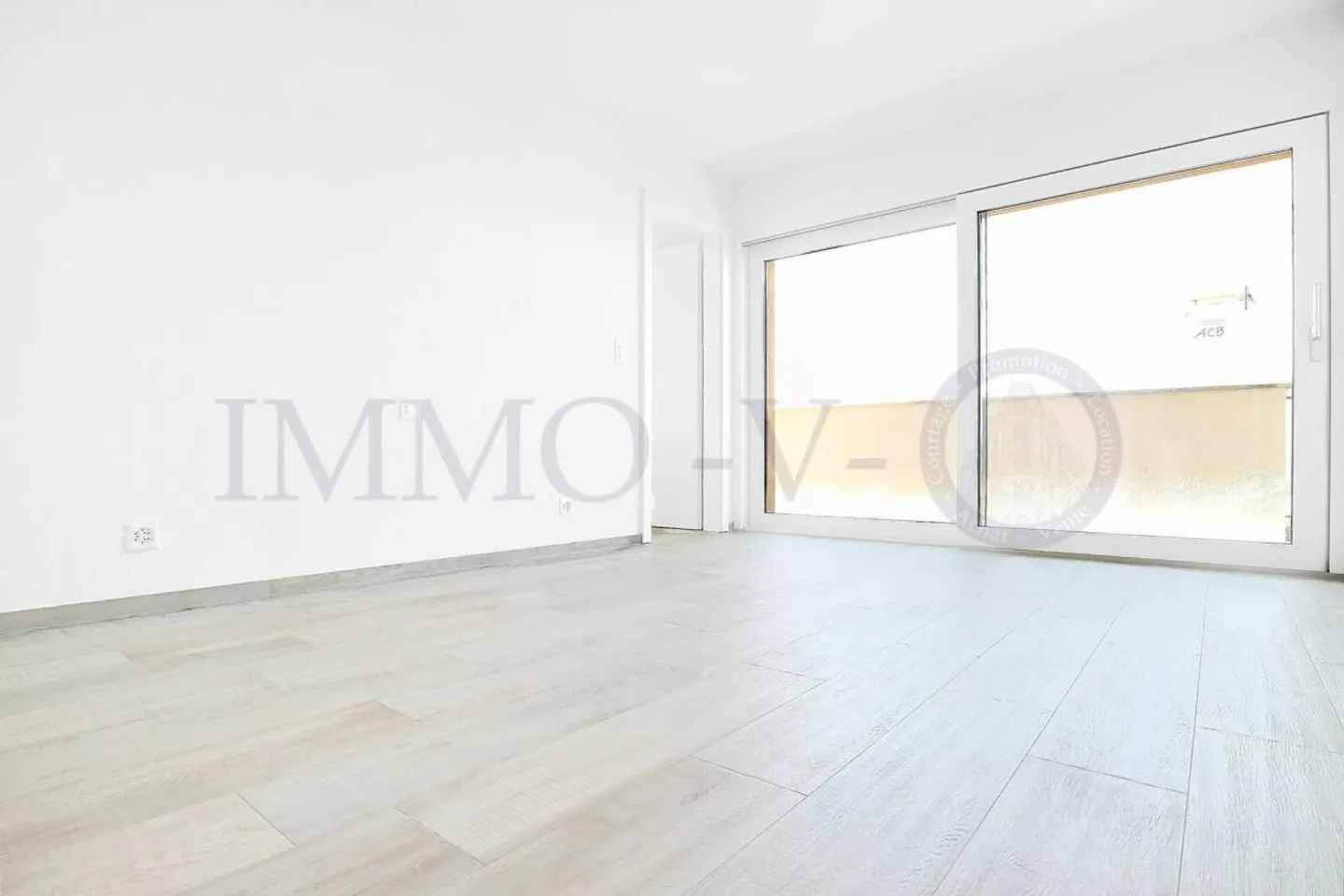 ATTIQUE DE STANDING AVEC GRAND BALCON TERRASSE DE 117M2 - Photo 6 of 10