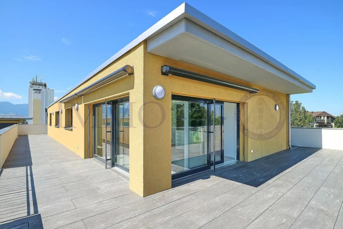 ATTIQUE DE STANDING AVEC GRAND BALCON TERRASSE DE 117M2 - Photo 1 of 10