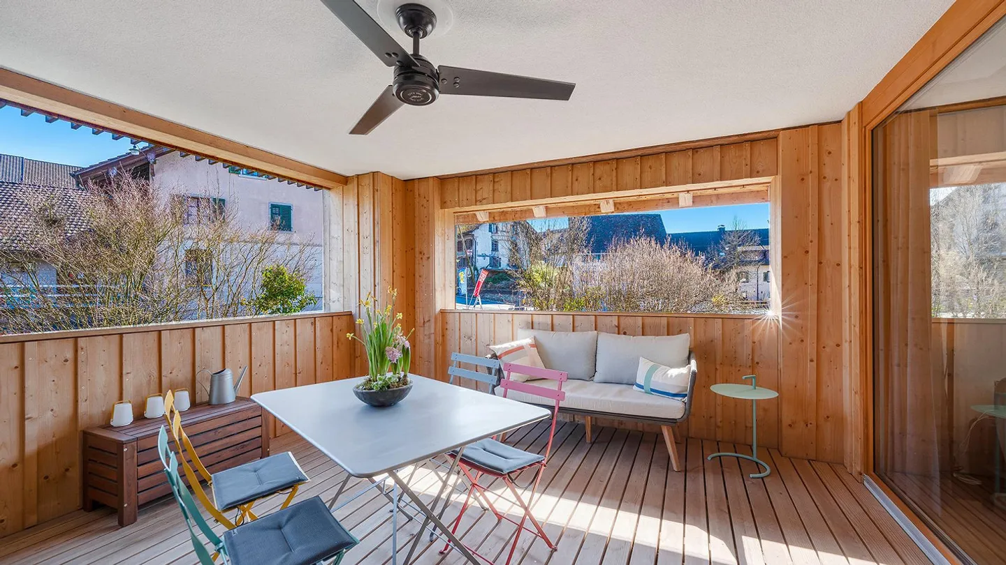 Charmante appartement de 4,5 pièces avec touche historique - Photo 2 sur 7