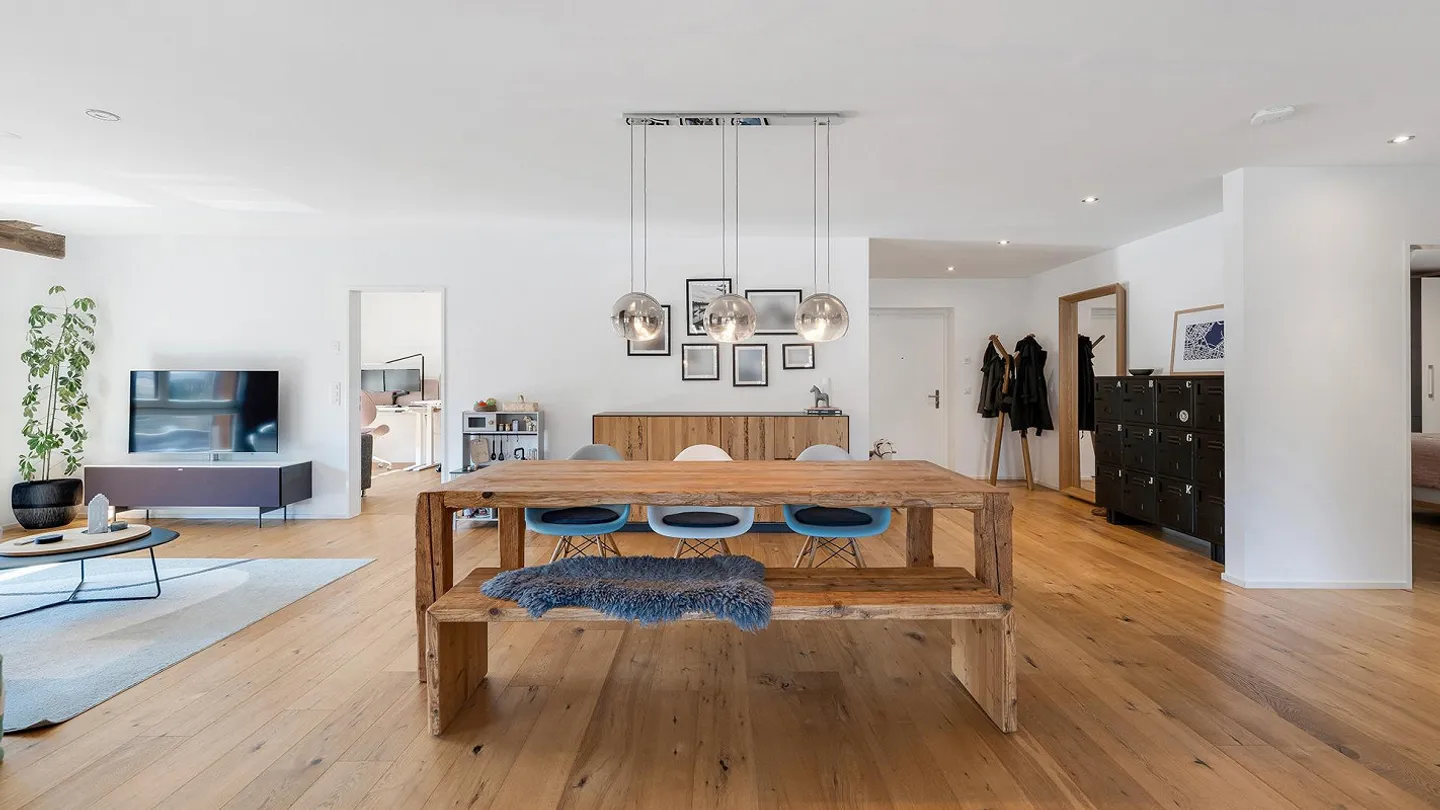 Charmante appartement de 4,5 pièces avec touche historique - Photo 3 sur 7