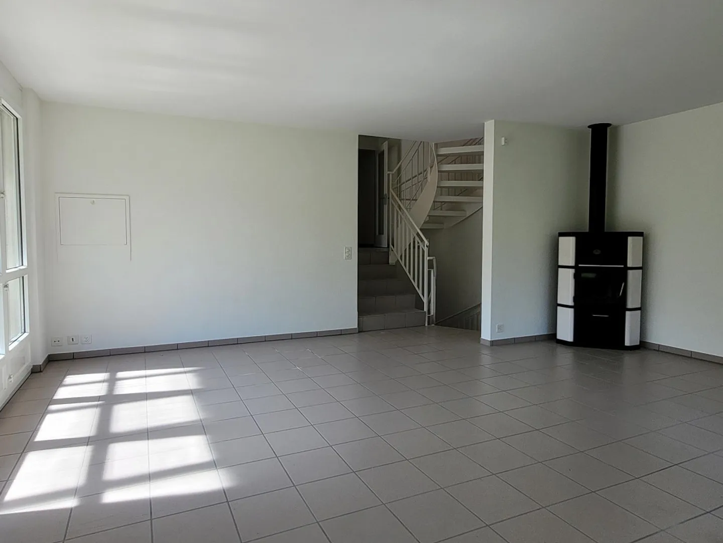 6,5-Zimmer-Reihenhaus inkl. Einstellplatz an ruhiger Lage in Arlesheim - Foto 4 von 16