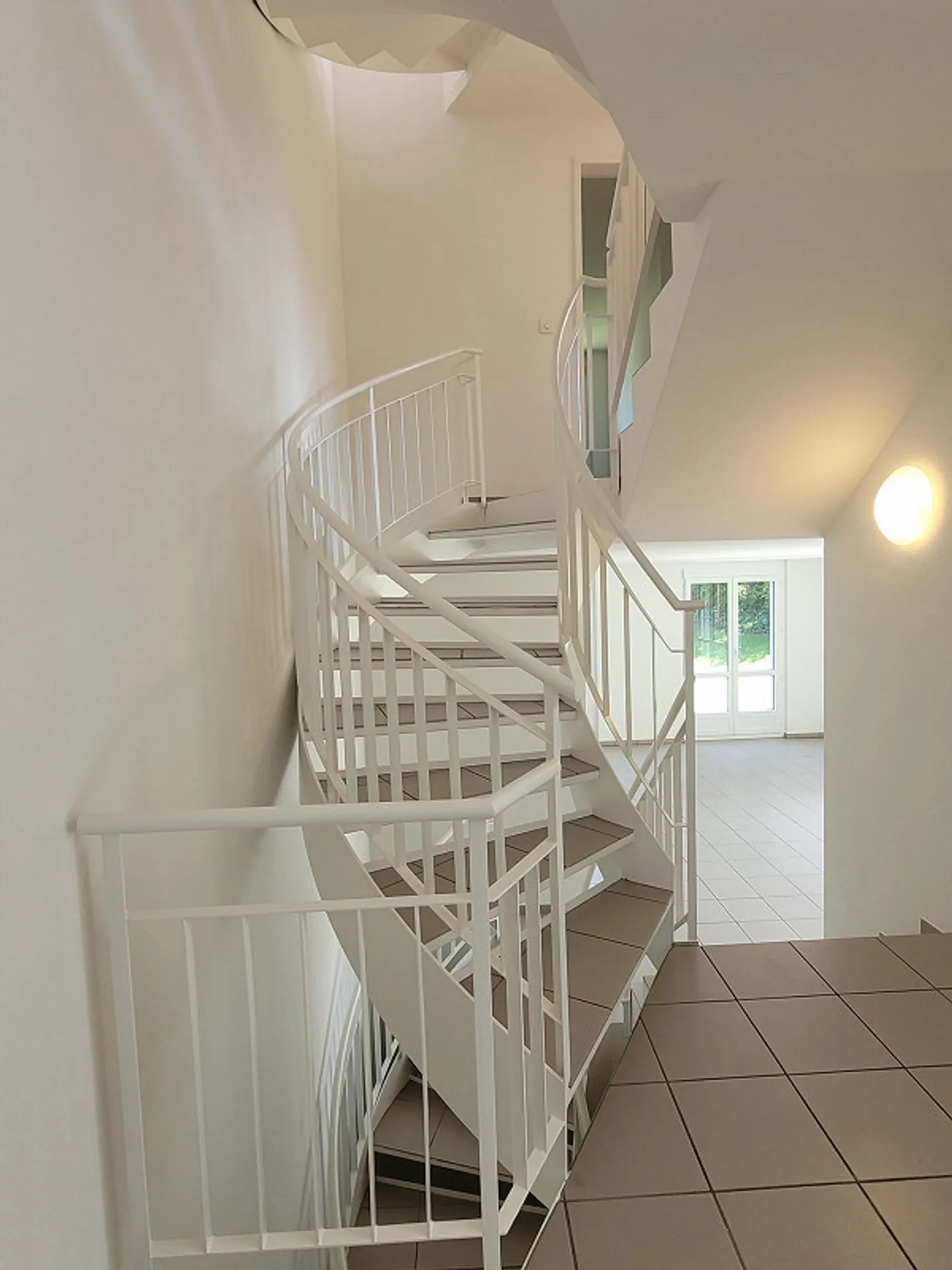 6,5-Zimmer-Reihenhaus inkl. Einstellplatz an ruhiger Lage in Arlesheim - Foto 5 von 16