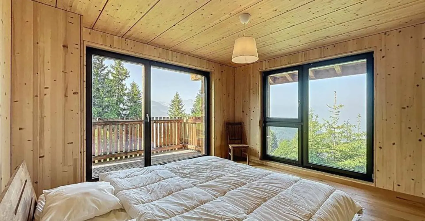 Chalet contemporaneo con vista libera sulle montagne - Foto 4 di 9